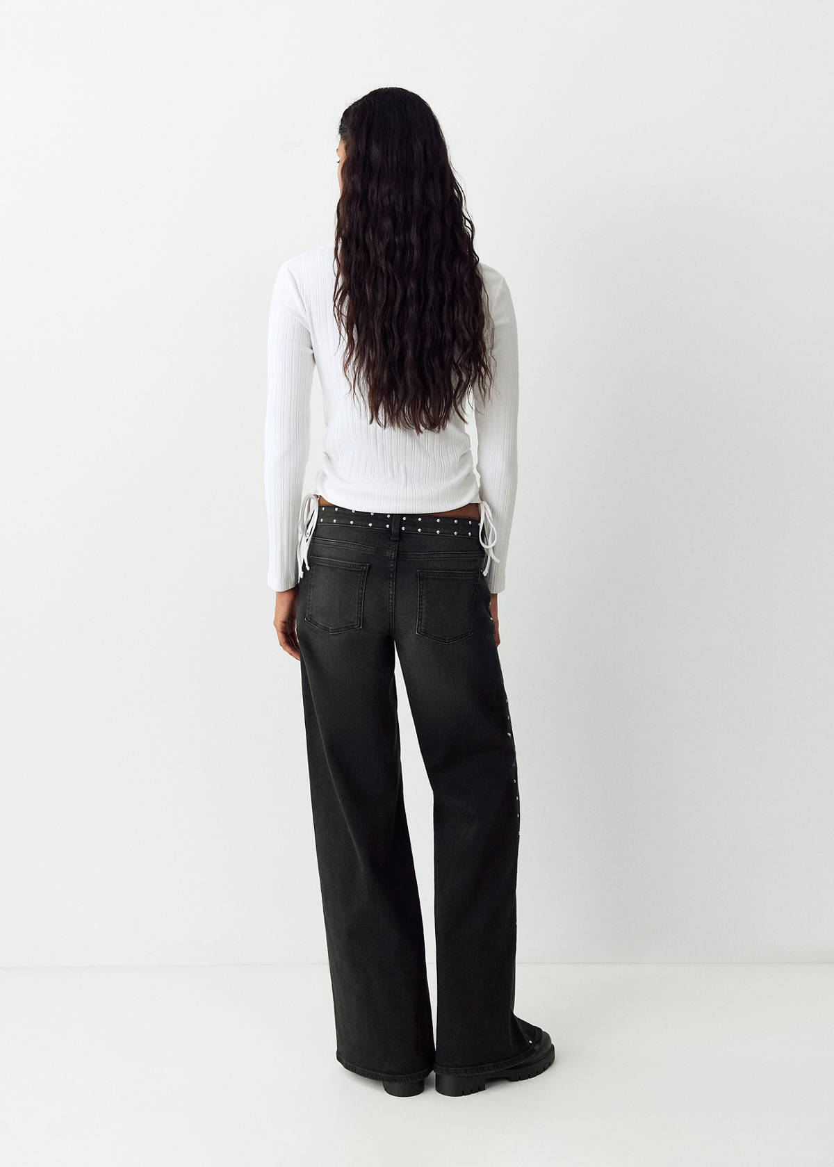 Wide leg jeans with stud details — Black denim