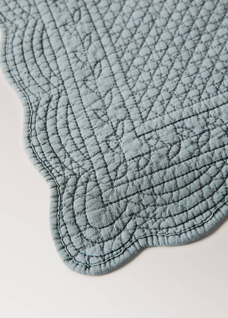 Quilted wave rectangular table mat — Indigo Blue