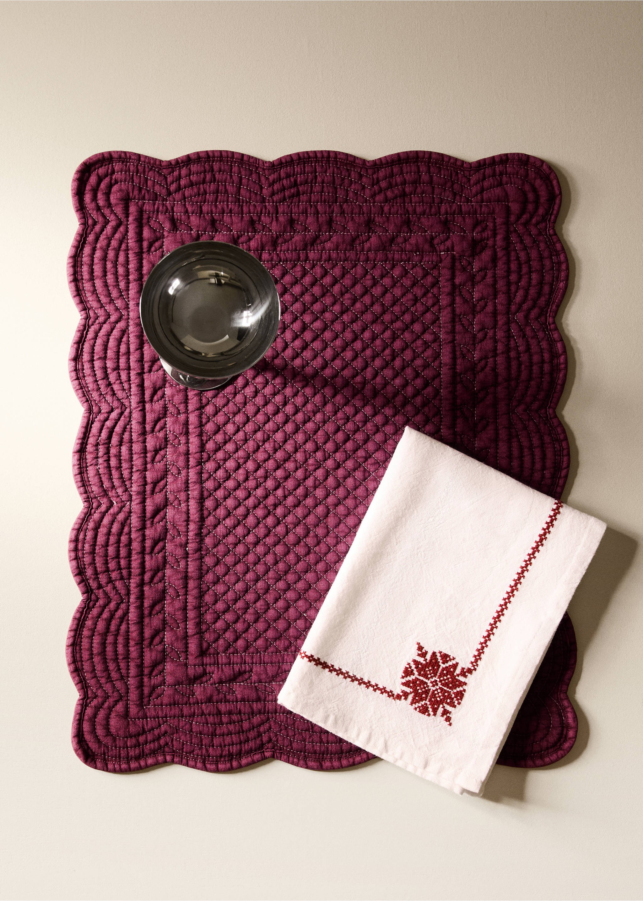 Quilted wave rectangular table mat - General plane, Red. Ref: 37002555-00.