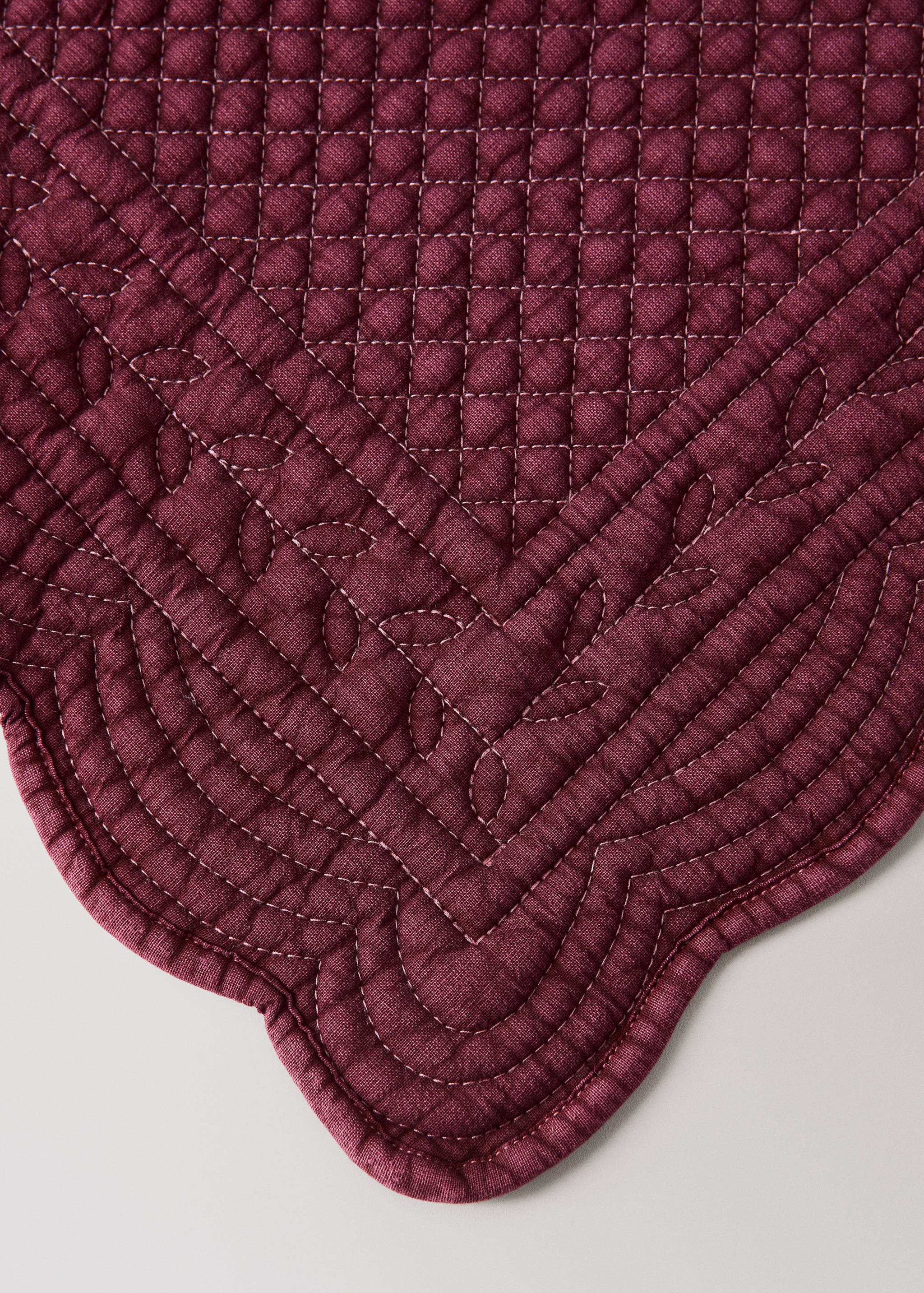 Rechteckiger, gestepptes Tischset mit Wellenmuster - Detail des Artikels 2