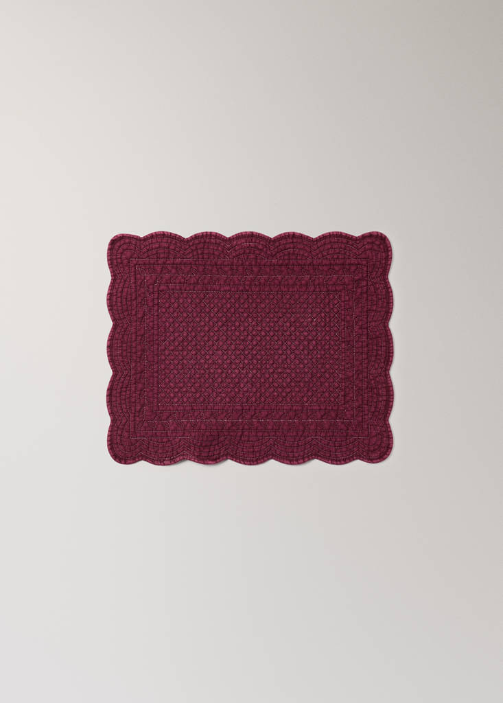 Quilted wave rectangular table mat — Red