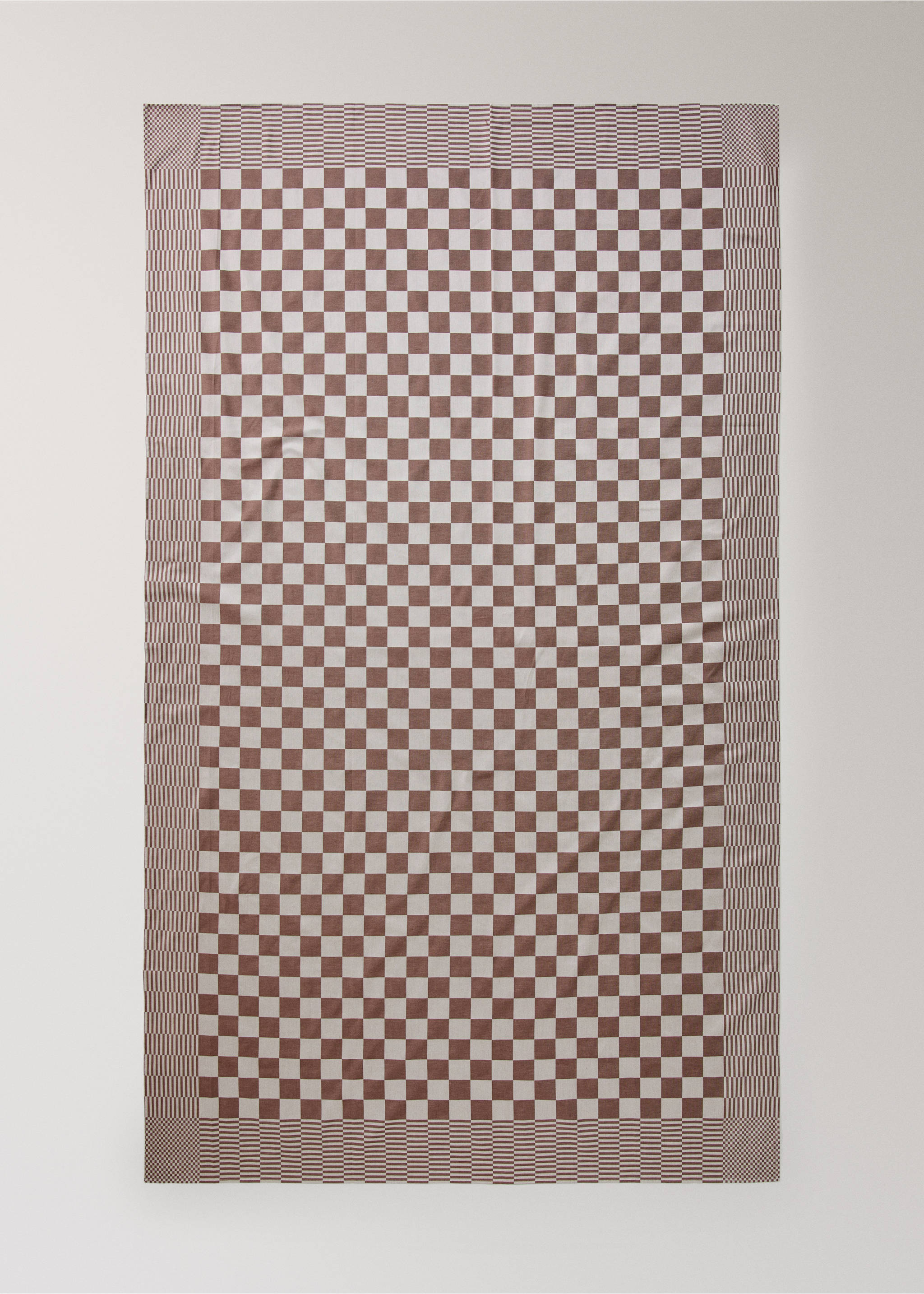 Jacquard cotton tablecloth for 6 to 8 diners - Details of the article 3, Brown. Ref: 37002559-00.