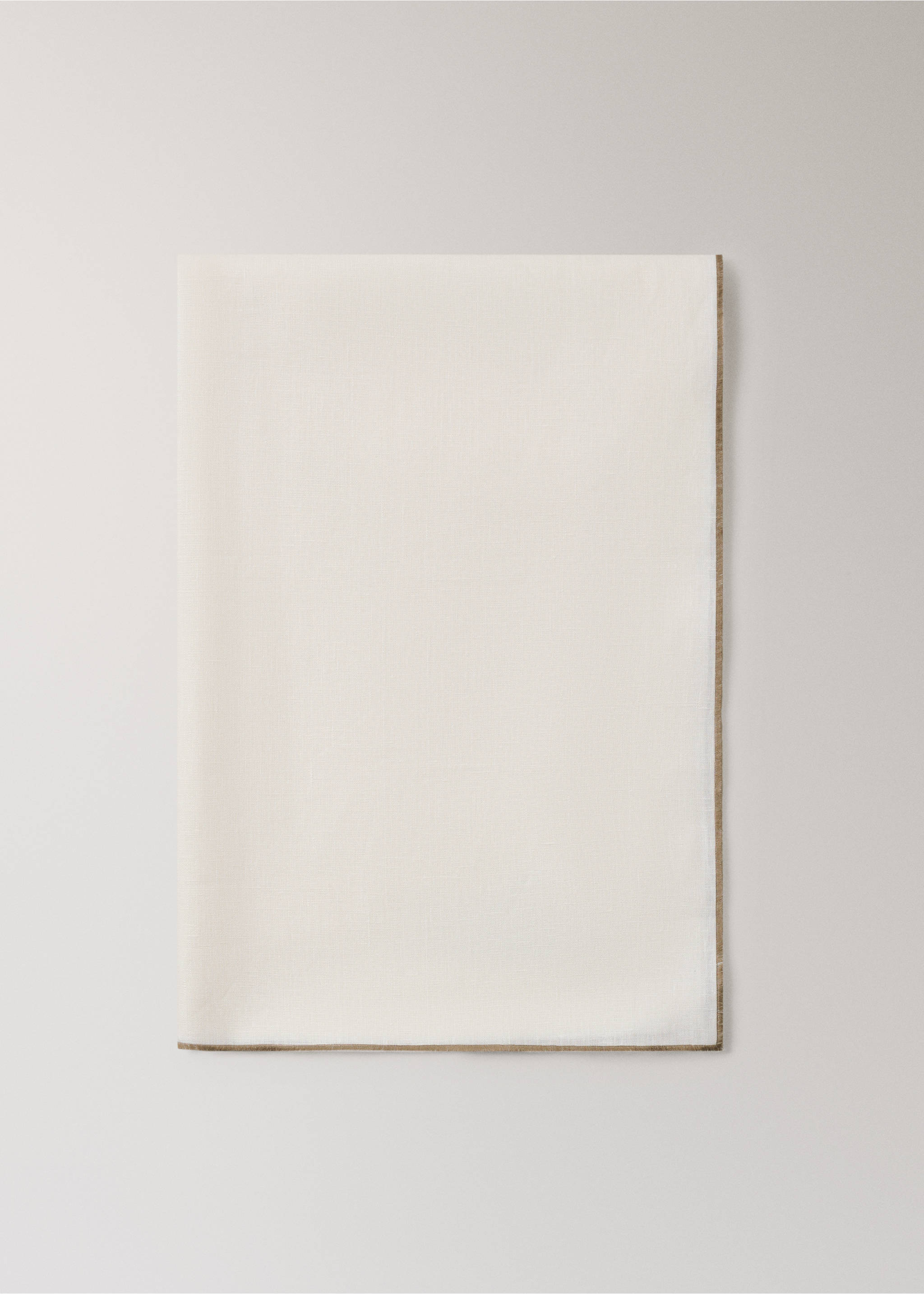 Resin-coated 100% linen tablecloth with contrasting overlock for 8 to 10 diners - Details of the article 3, Off White. Ref: 37002569-00.