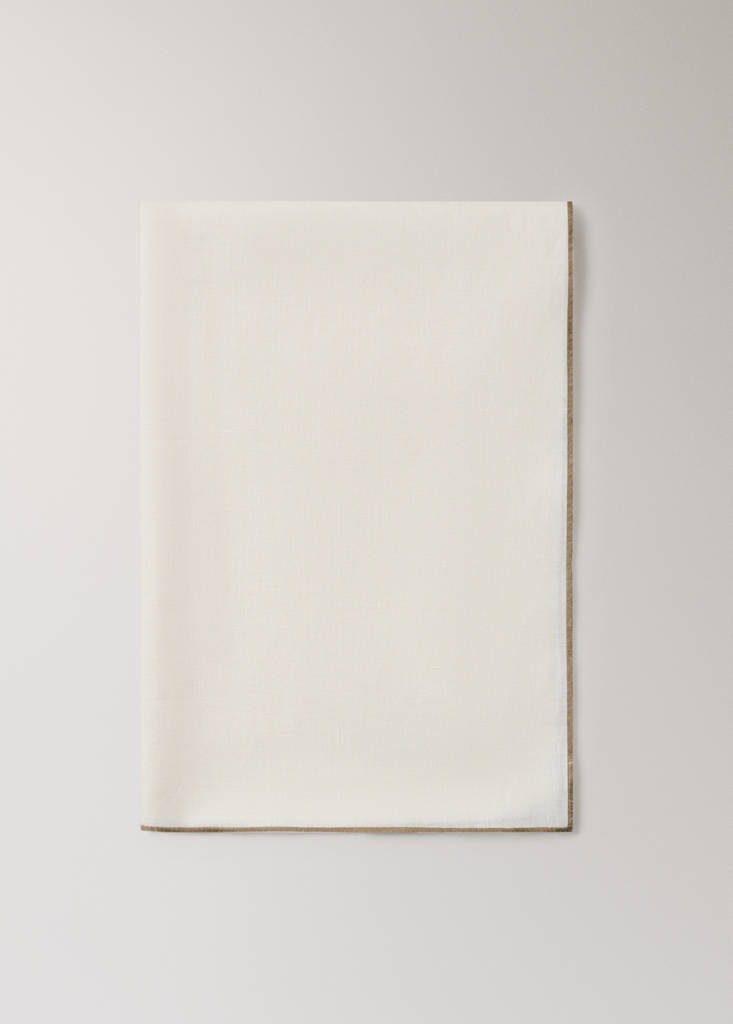 Resin-coated 100% linen tablecloth with contrasting overlock for 8 to 10 diners — Off White