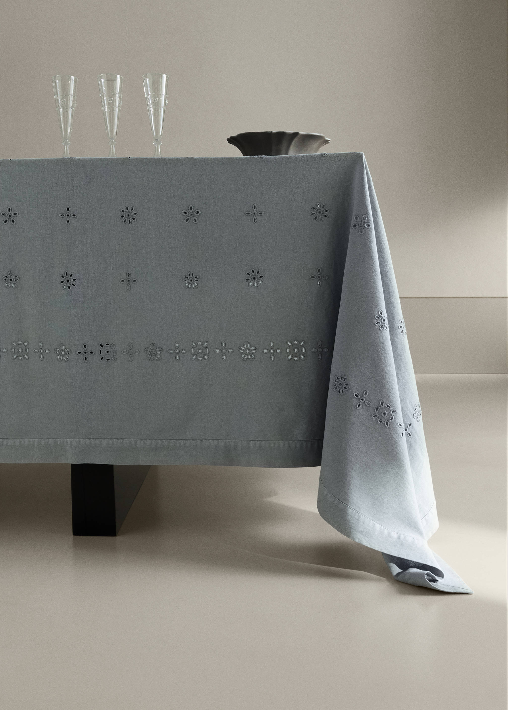 Mantel lino algodón bordado floral 6 a 8 comensales - Plano general