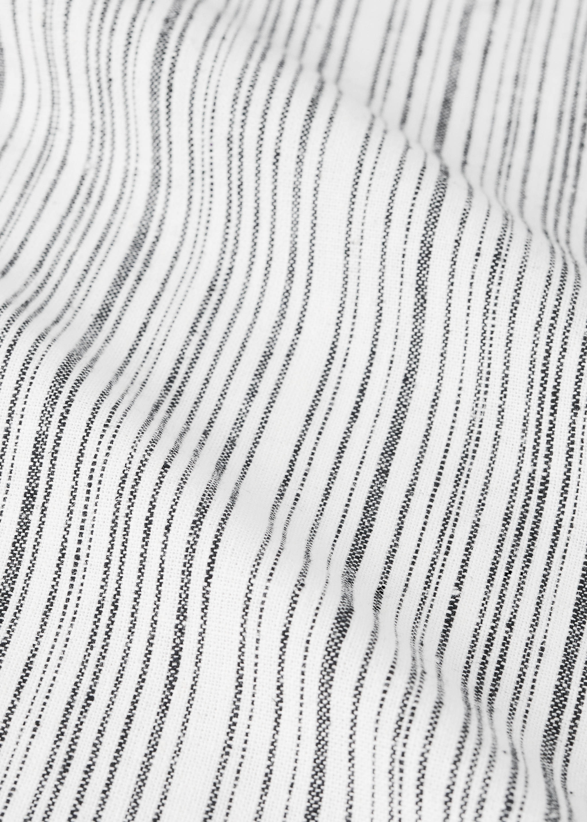 Linen-cotton striped tablecloth with overlock finish for 6 to 8 guests - Details of the article 1