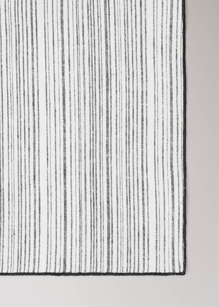 Linen-cotton striped tablecloth with overlock finish for 6 to 8 guests — Dark Grey