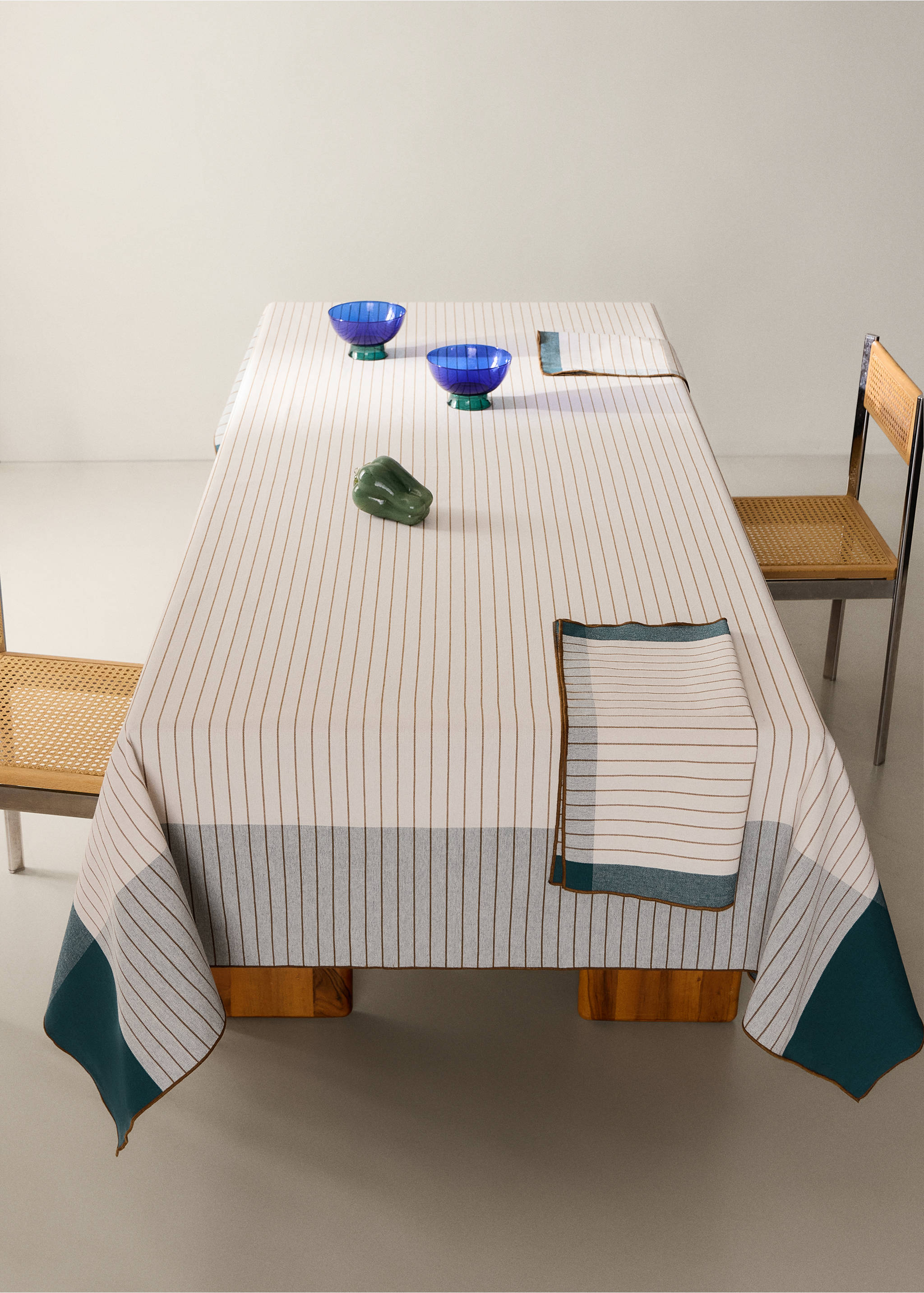 Cotton striped tablecloth with contrast overlock stitching, for 6 to 8 diners - General plane, Blue. Ref: 37002575-00.