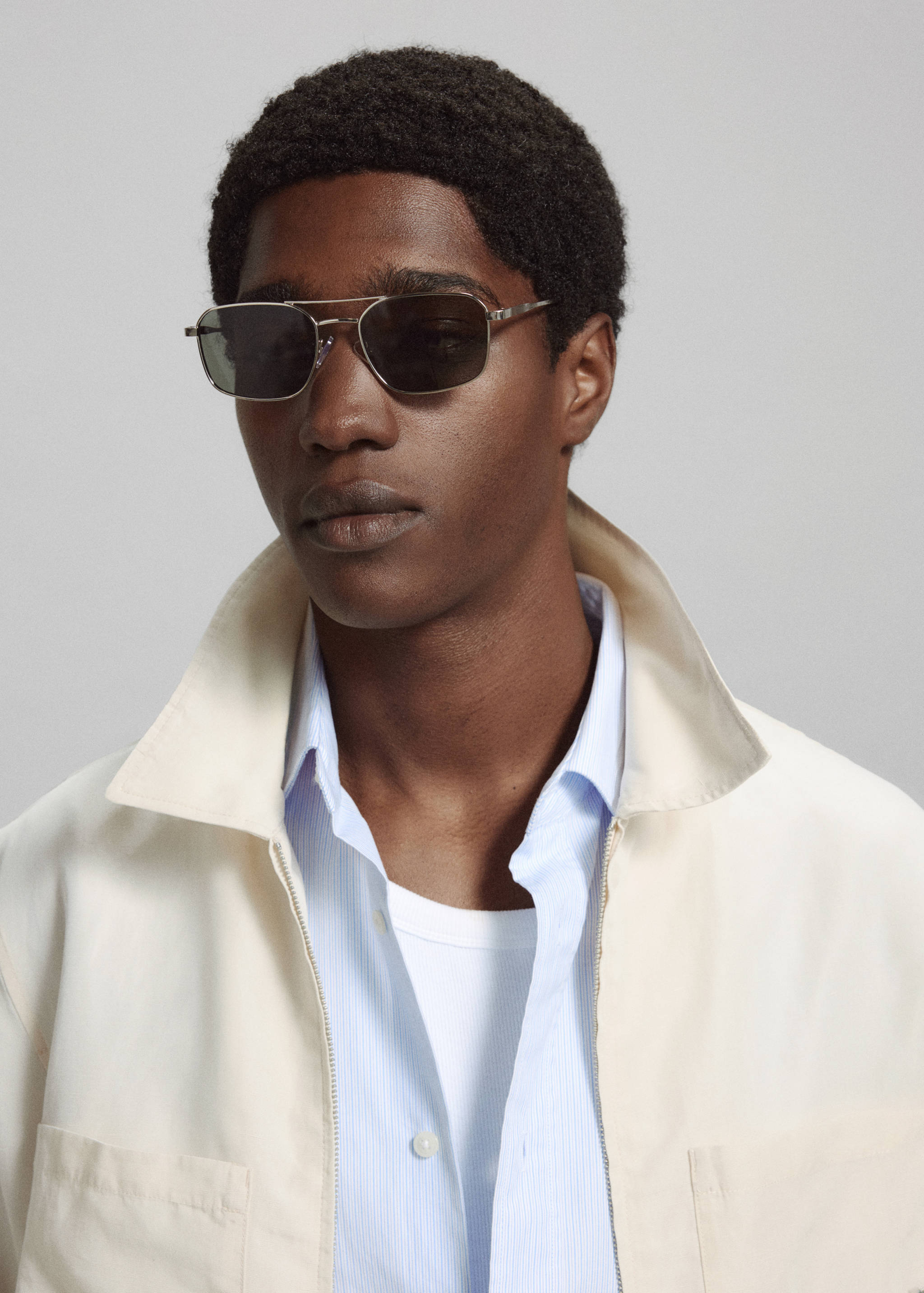 Slim fit lyocell linen jacket with pockets - Reverse of the article