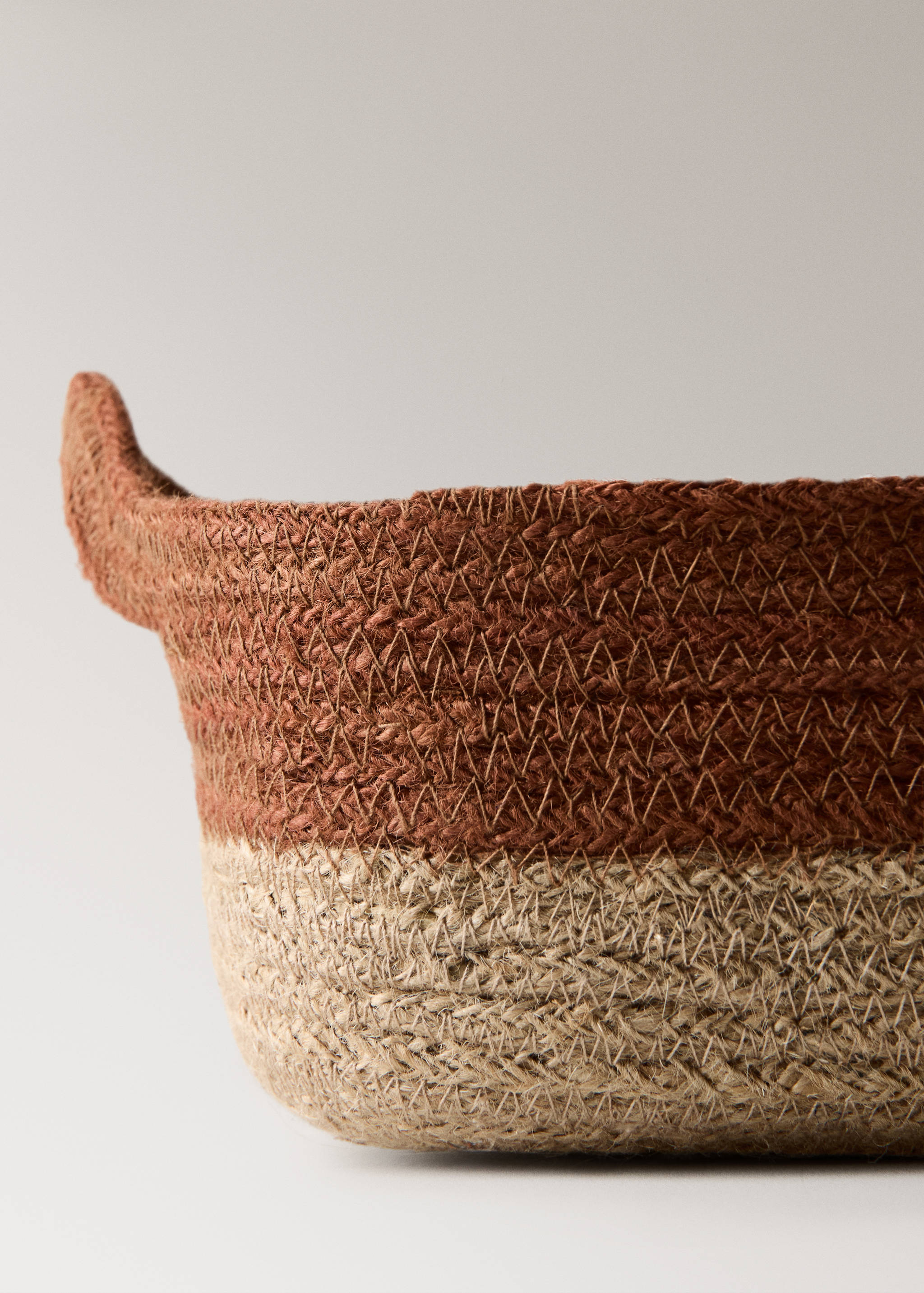 100% jute bicolour basket - Details of the article 2