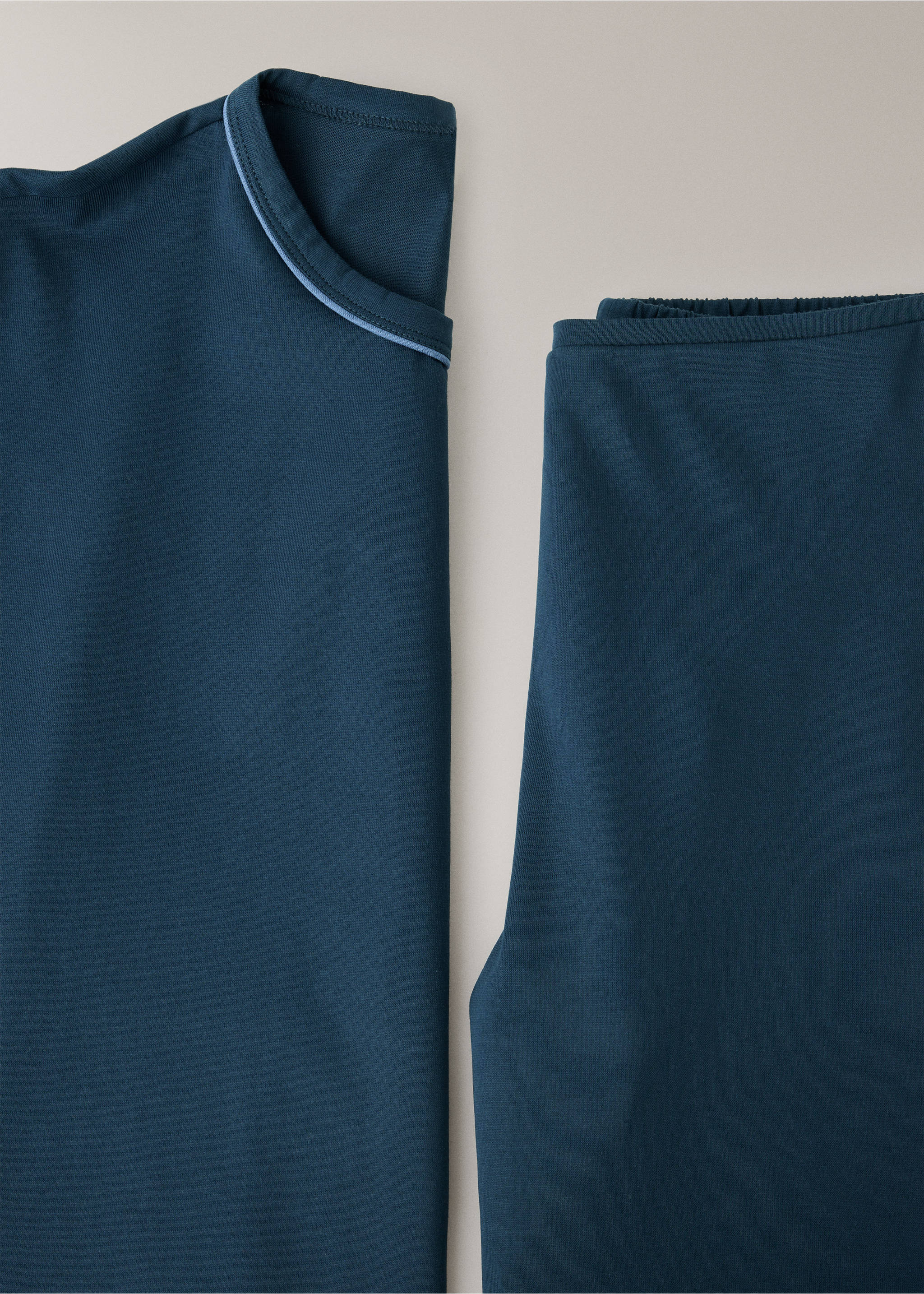 Dark blue pyjama trousers fabric detail., Navy. Ref: 37002929-00.