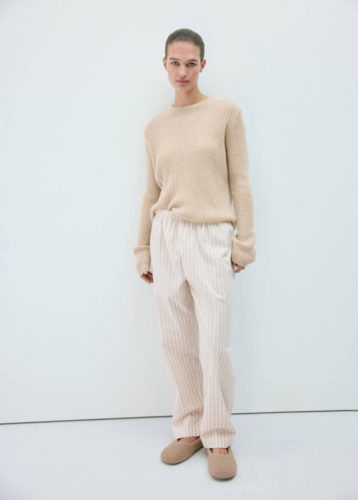 Knitted ribbed sweater — Beige