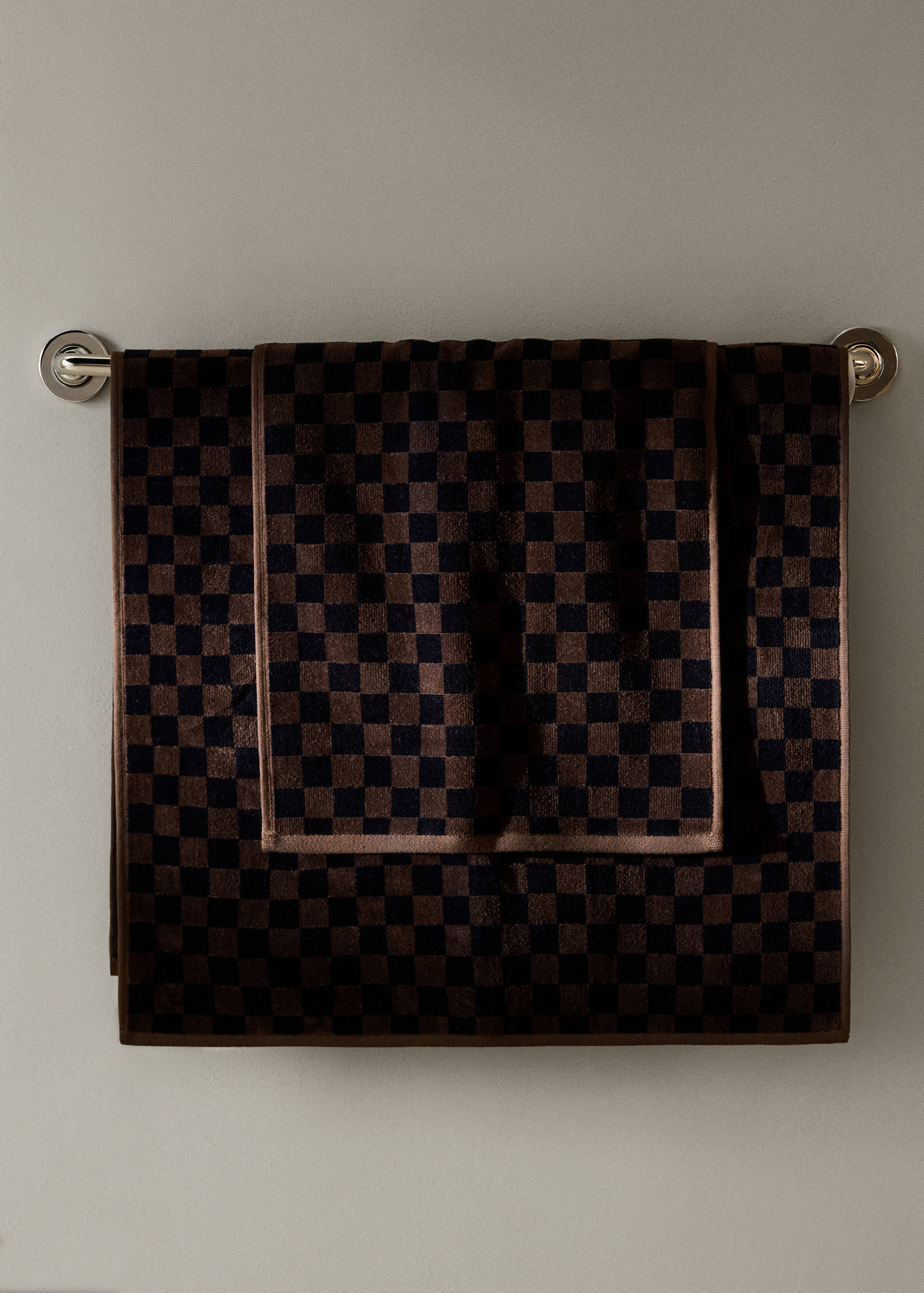 Serviette de lavabo à carreaux en coton velour - Plan général