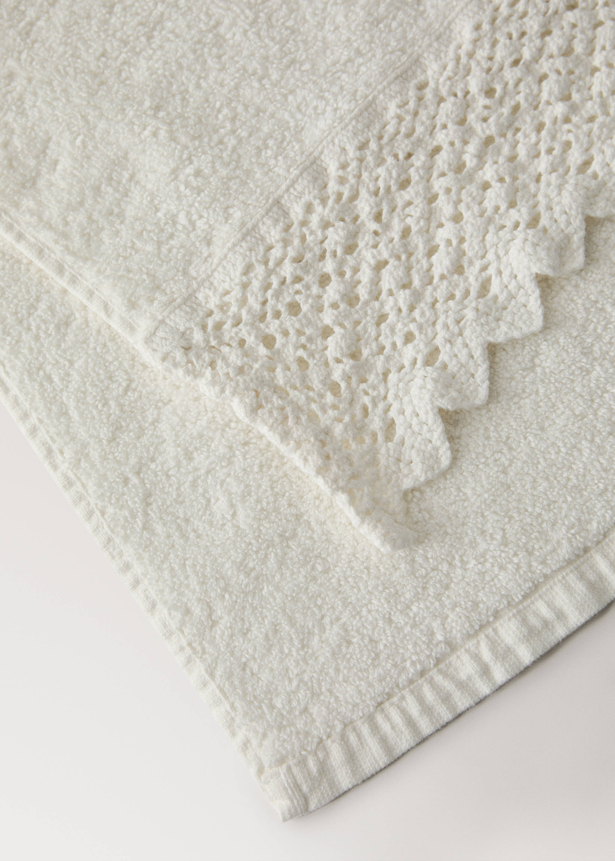100% cotton guest towel with lace trim - Details of the article 2