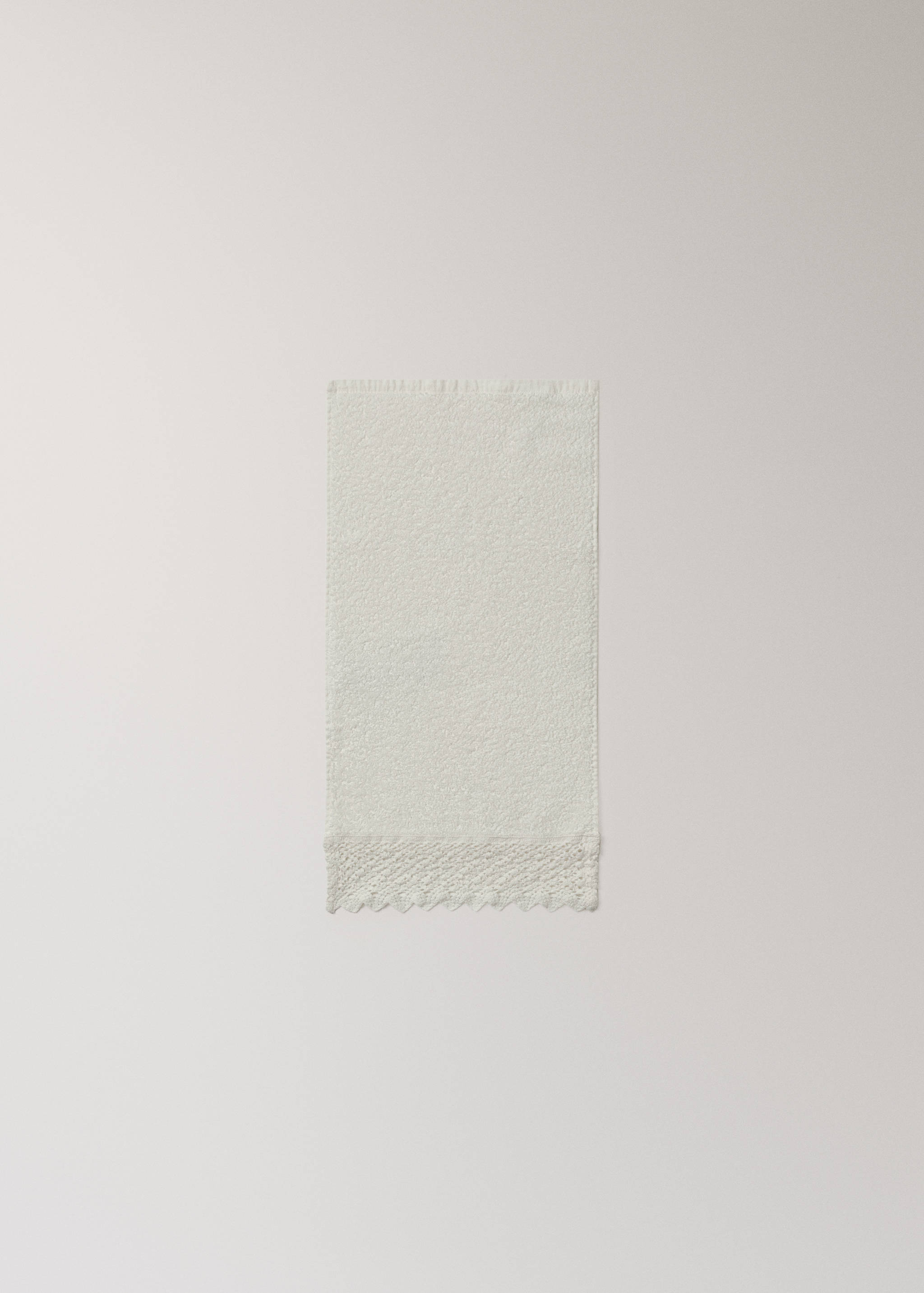 100% cotton guest towel with lace trim - Details of the article 3