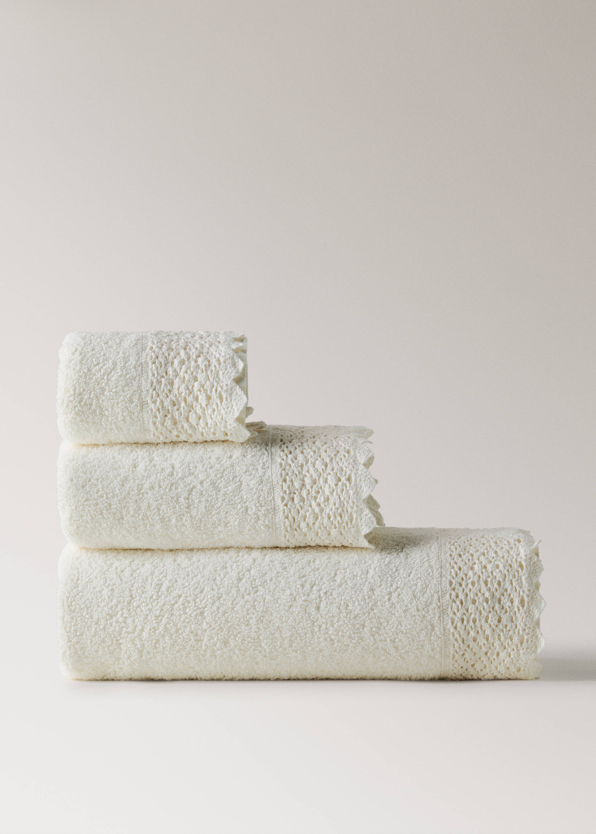 100% cotton lace washbasin towel - Article without model