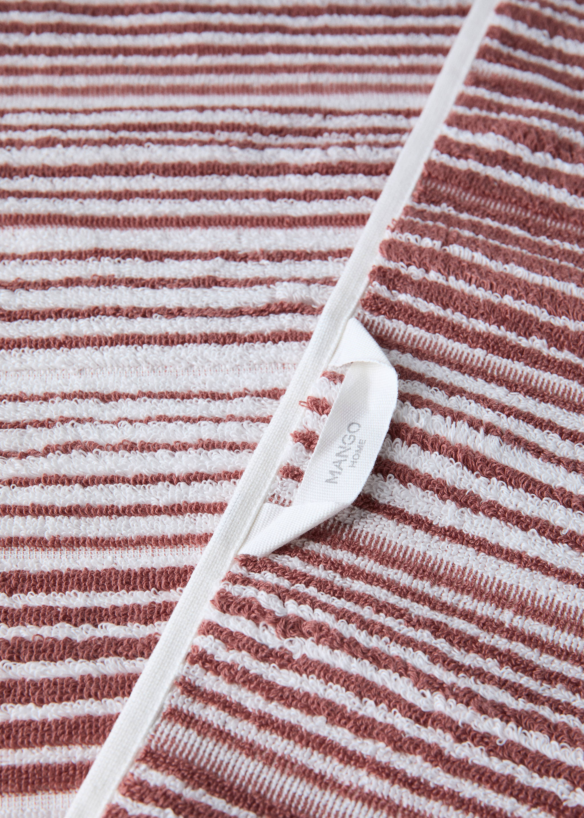 Cotton washbasin towel with stripes - Details of the article 2