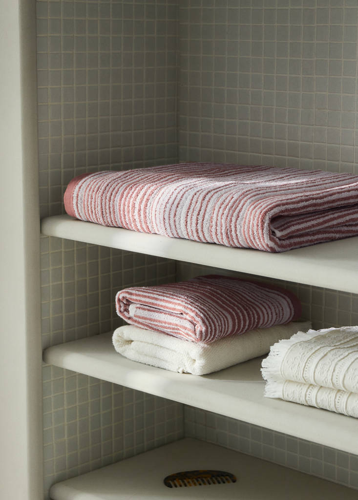 Cotton terry bath towel with striped design