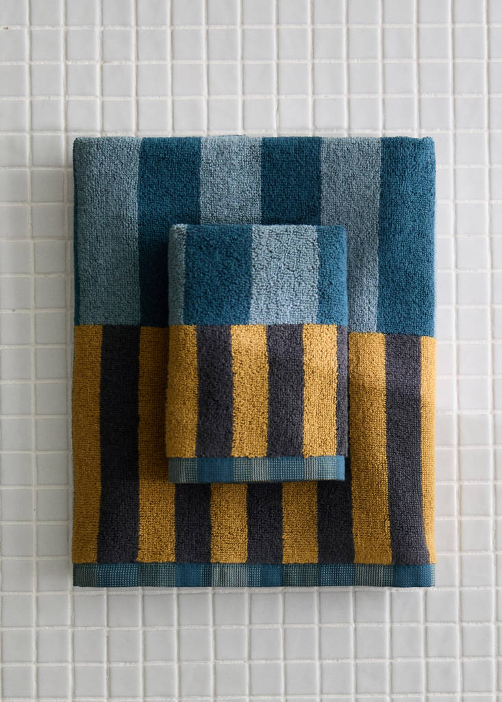 Multicoloured striped cotton bathroom towel — Blue
