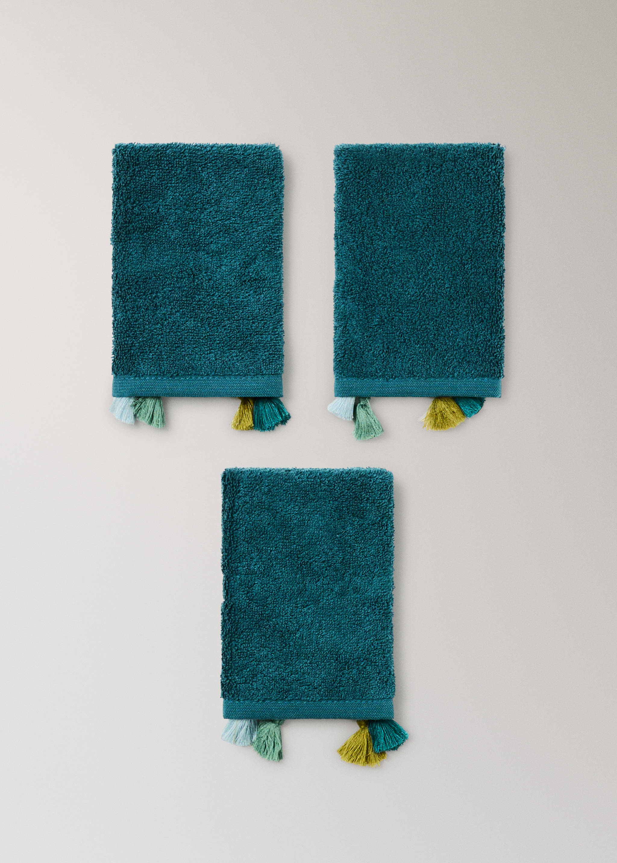Pack of 3 cotton terry towels with pom-poms - Details of the article 2