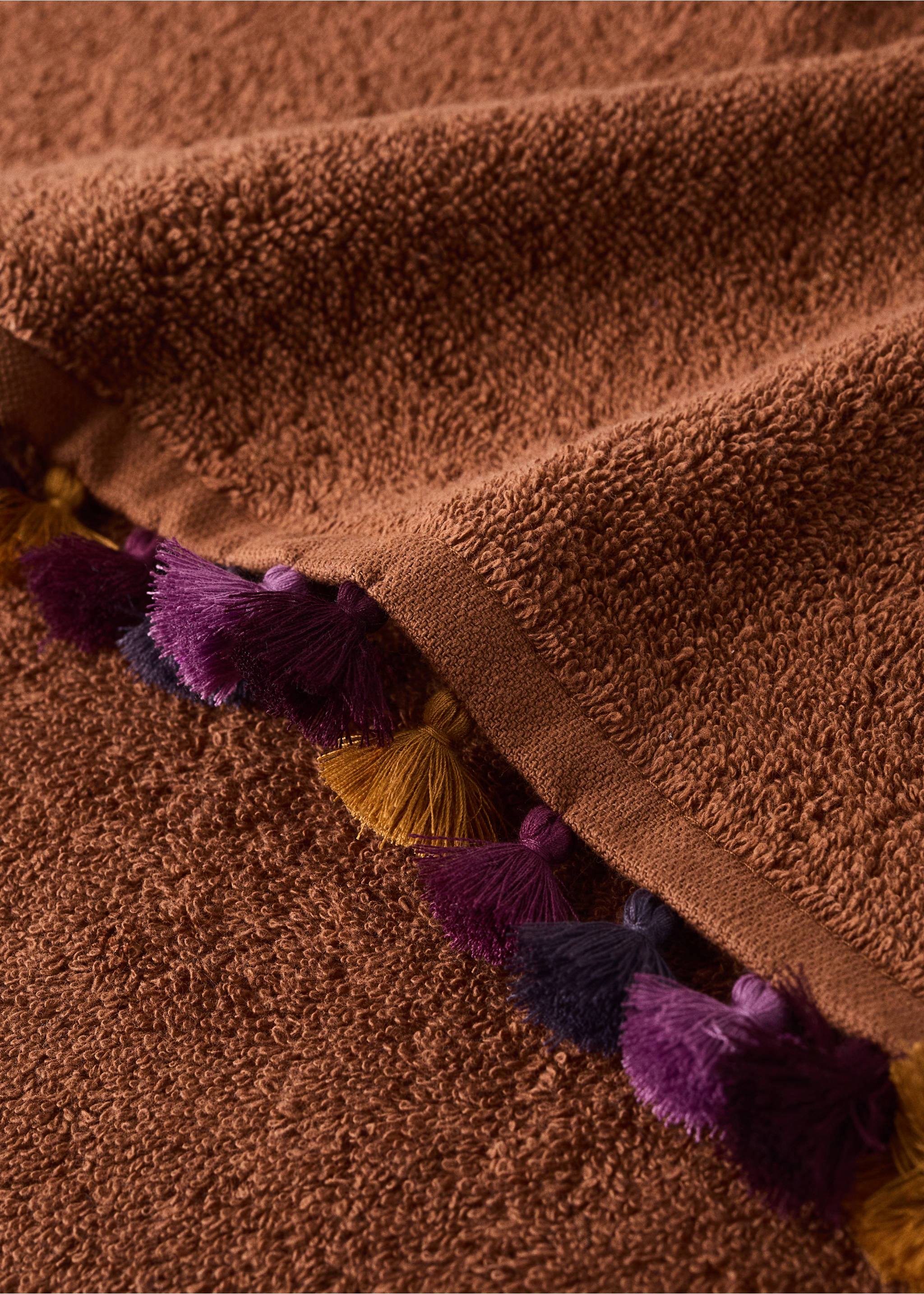 Cotton terry bath towel with pompoms - Details of the article 1, Russet. Ref: 37002968-00.