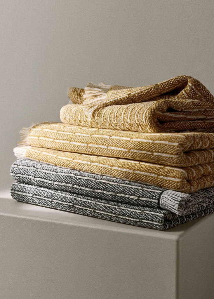 Jacquard cotton bath towel — Ochre