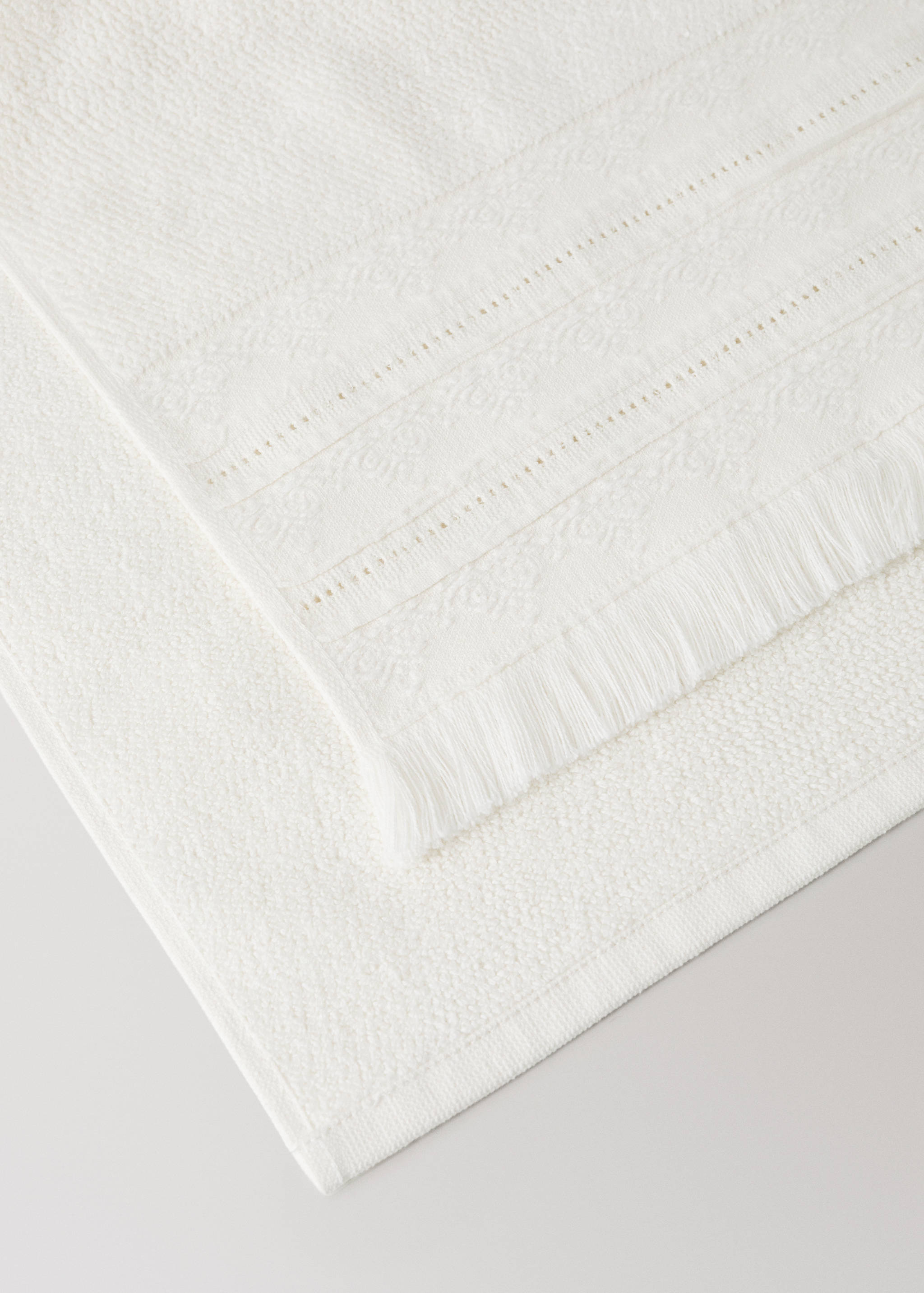 Cotton terry bath towel with tassels - Details of the article 2