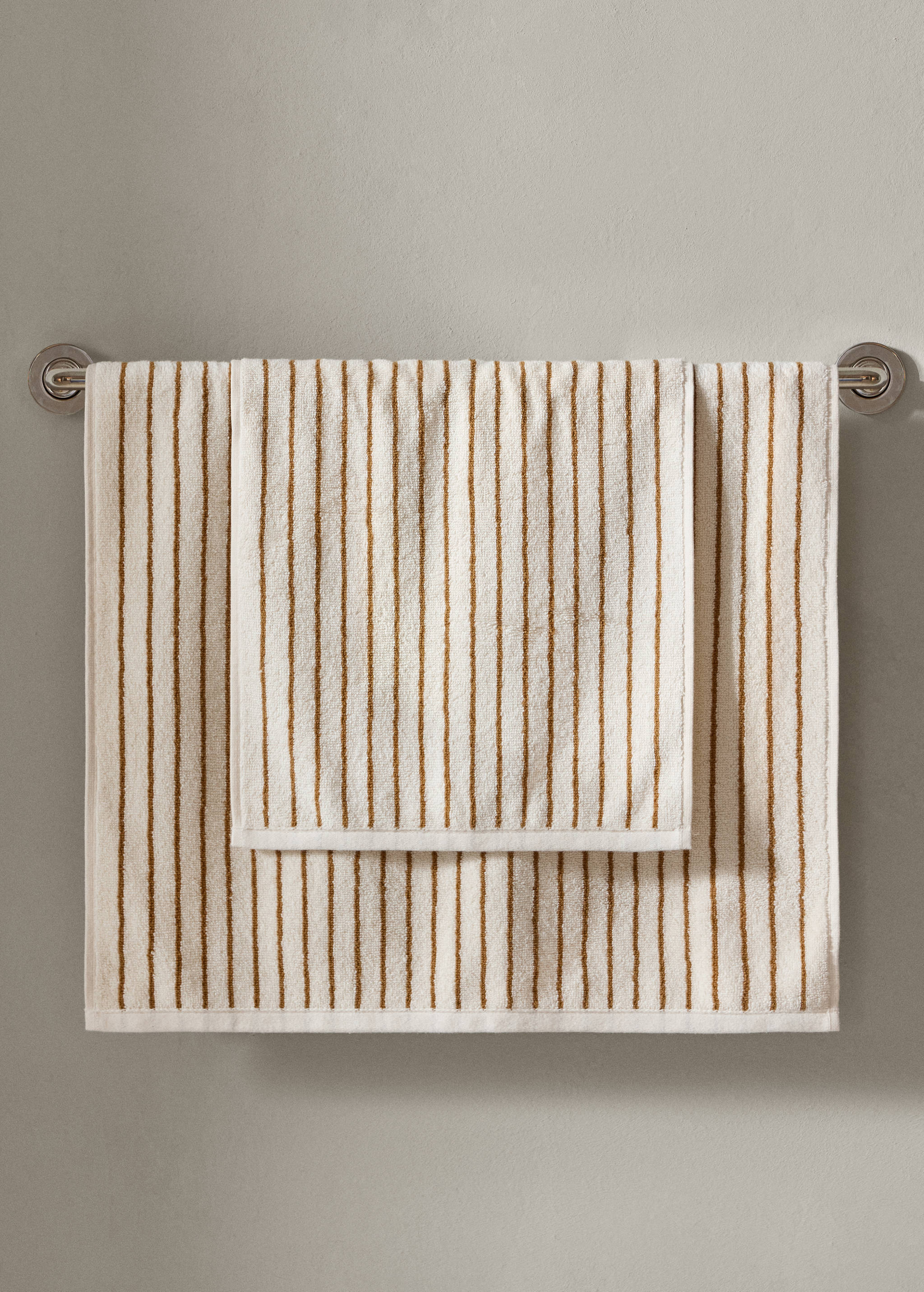 Cotton washbasin towel with stripes - General plane