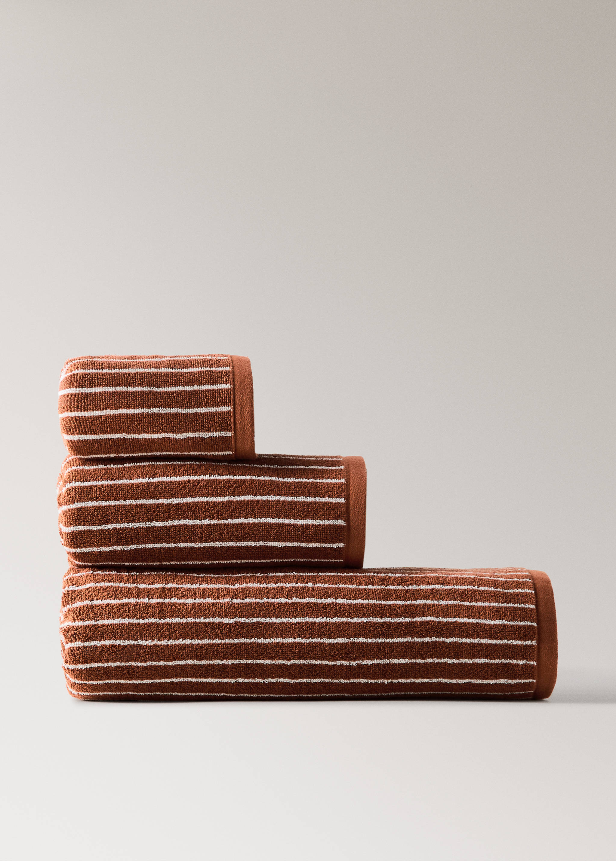 Cotton striped bath towel - Article without model