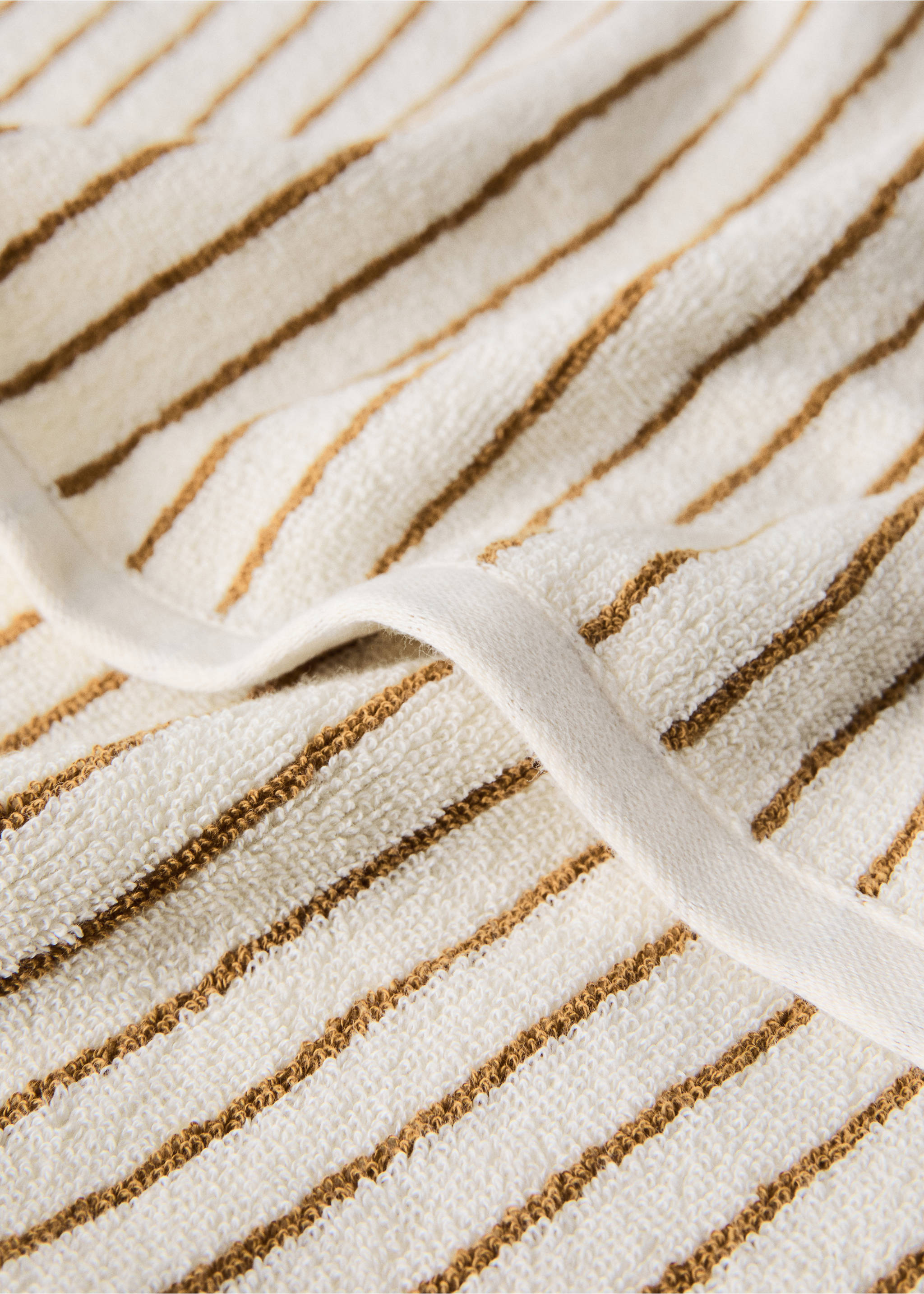 Cotton striped bath towel - Details of the article 1, Russet. Ref: 37002983-00.