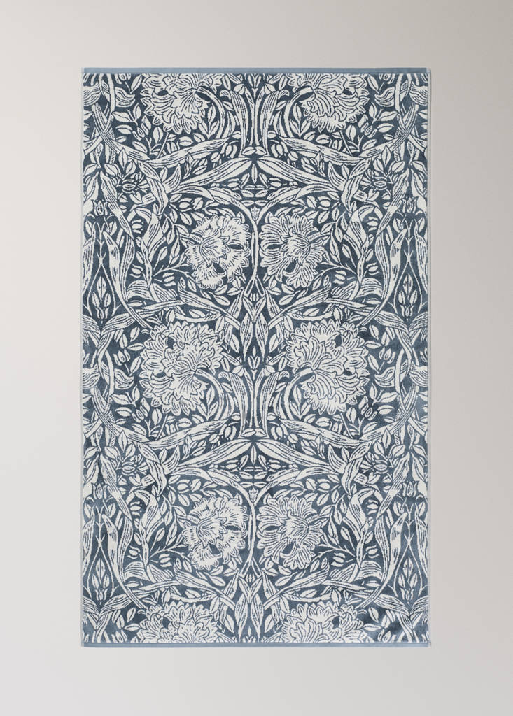 Floral jacquard cotton terry bath towel — Indigo Blue