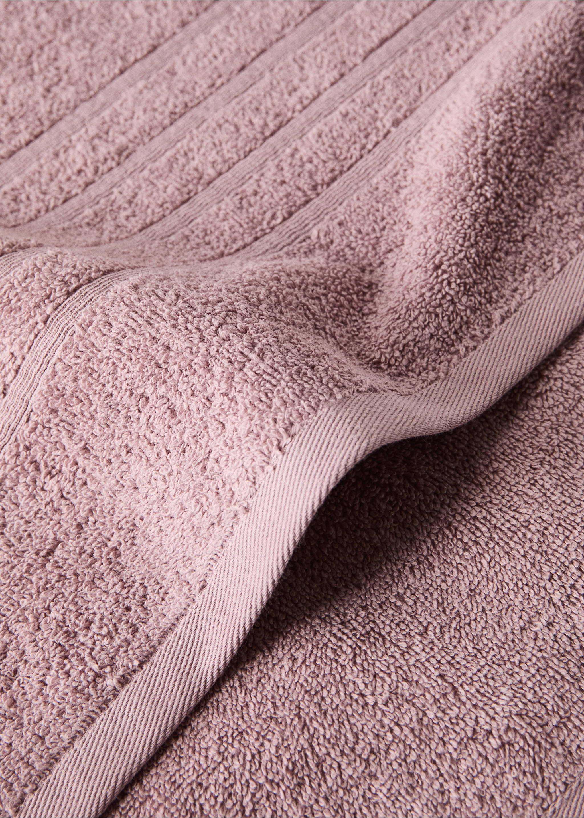 Cotton bath towel - Details of the article 1, Pink. Ref: 37002988-00.