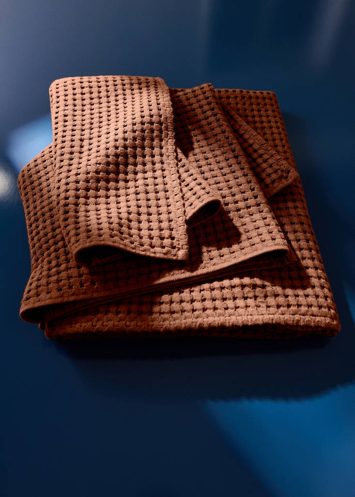 Cotton waffle bath towel