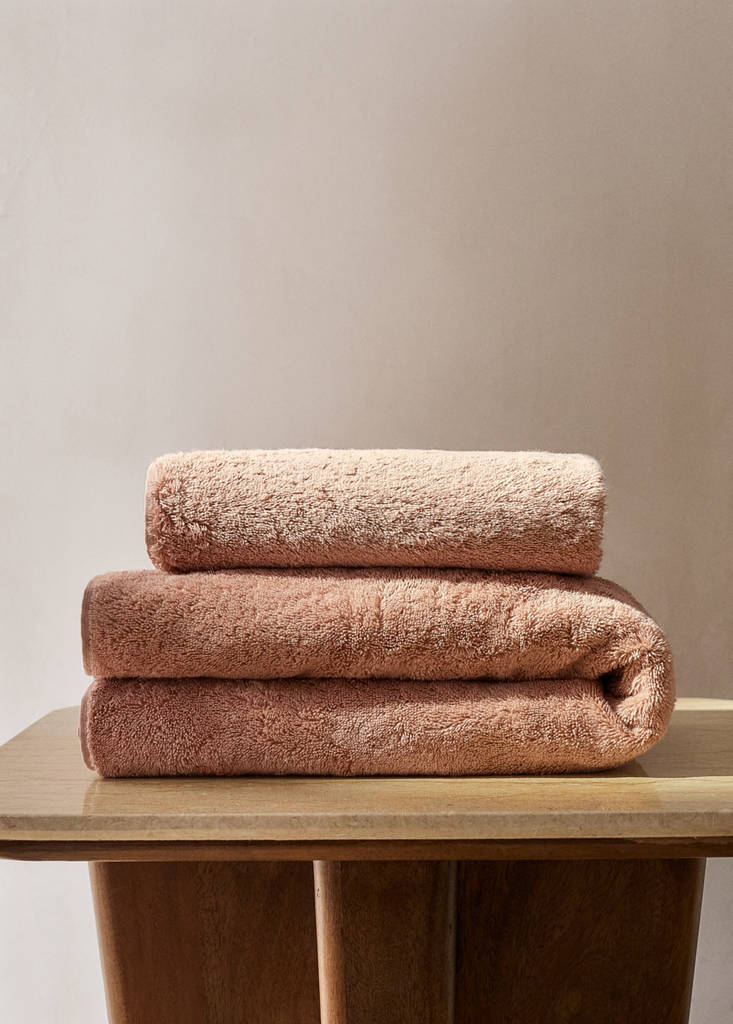 Soft cotton washbasin towel — Peach
