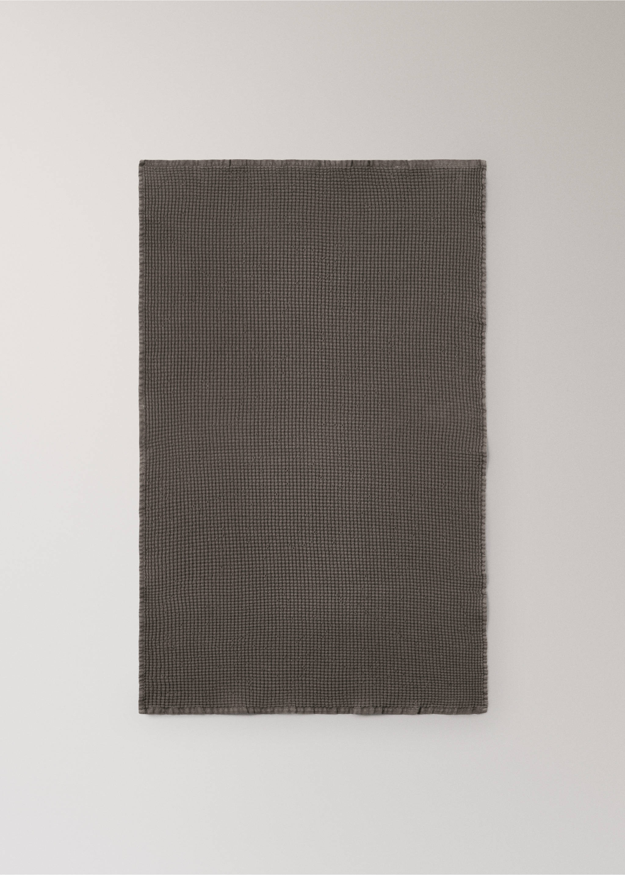 Cotton waffle washbasin towel - Details of the article 3, Coffee. Ref: 37002998-00.
