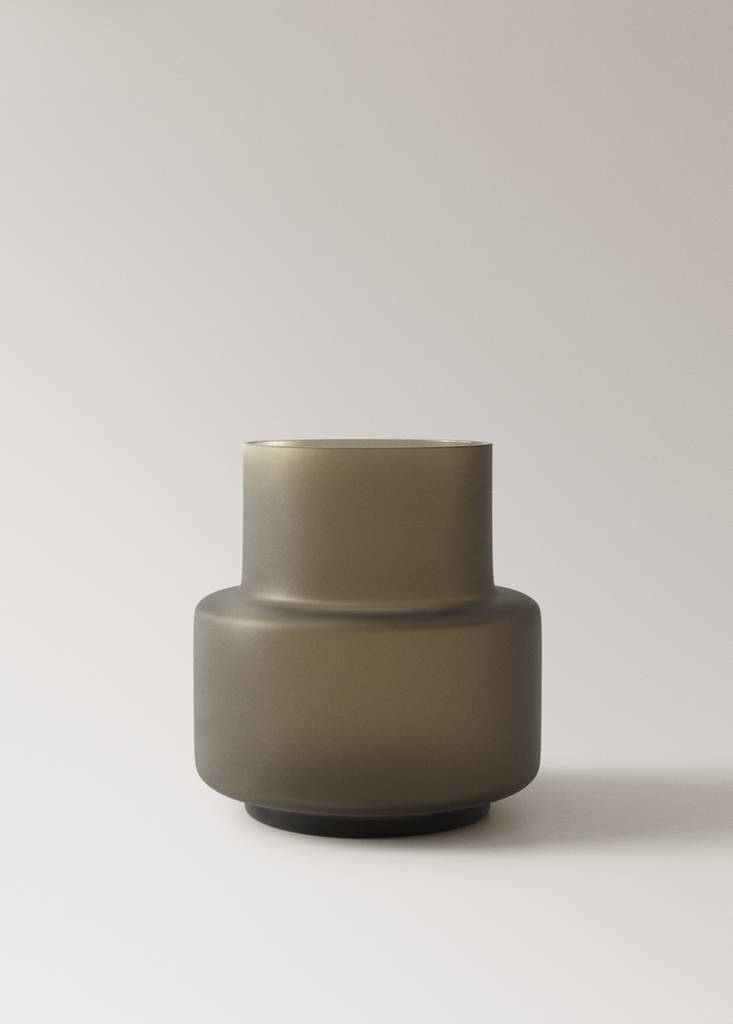 Green glass vase — Medium Brown