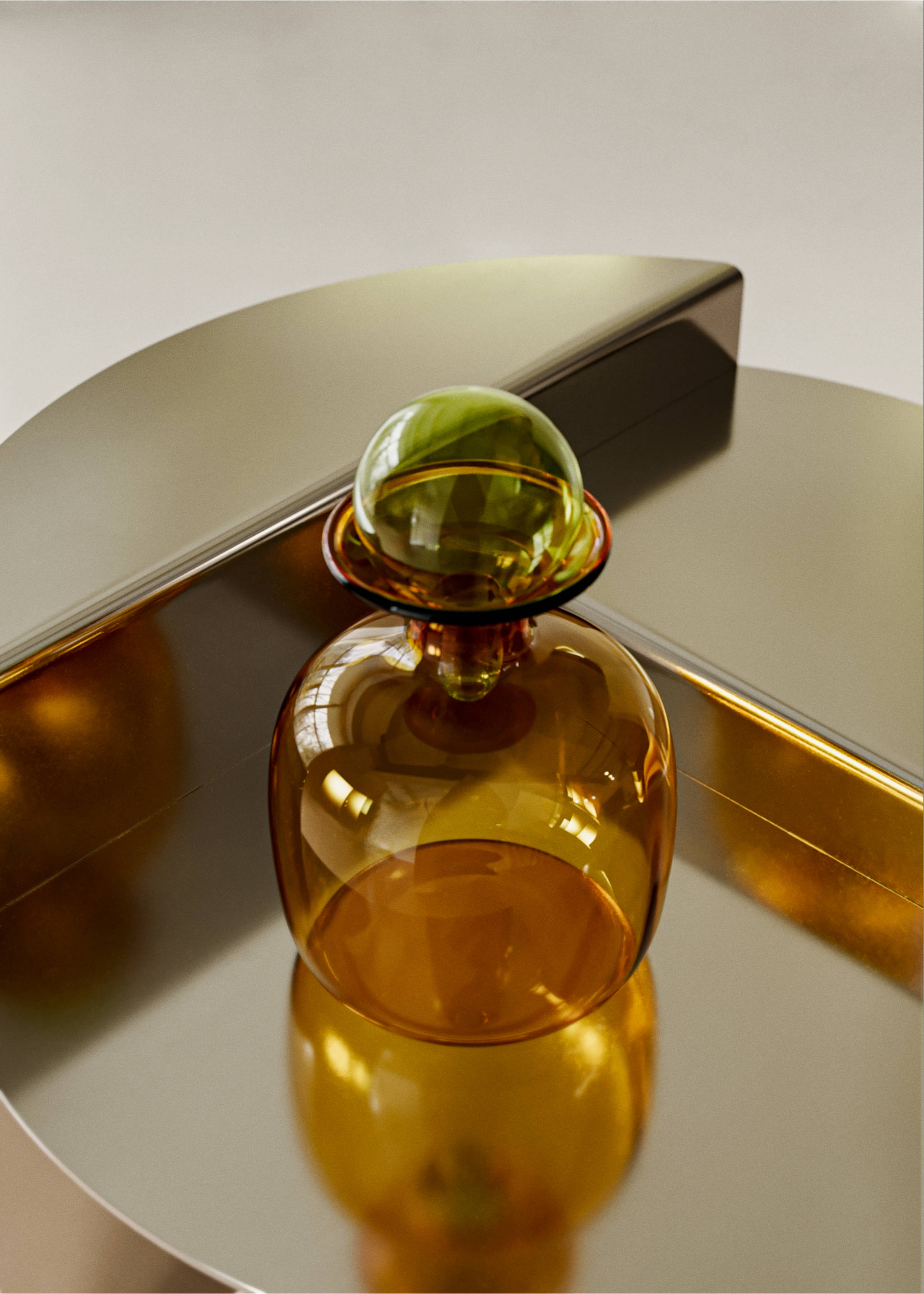 Small bicolour borosilicate decorative vase - General plane, Caramel. Ref: 37003282-00.