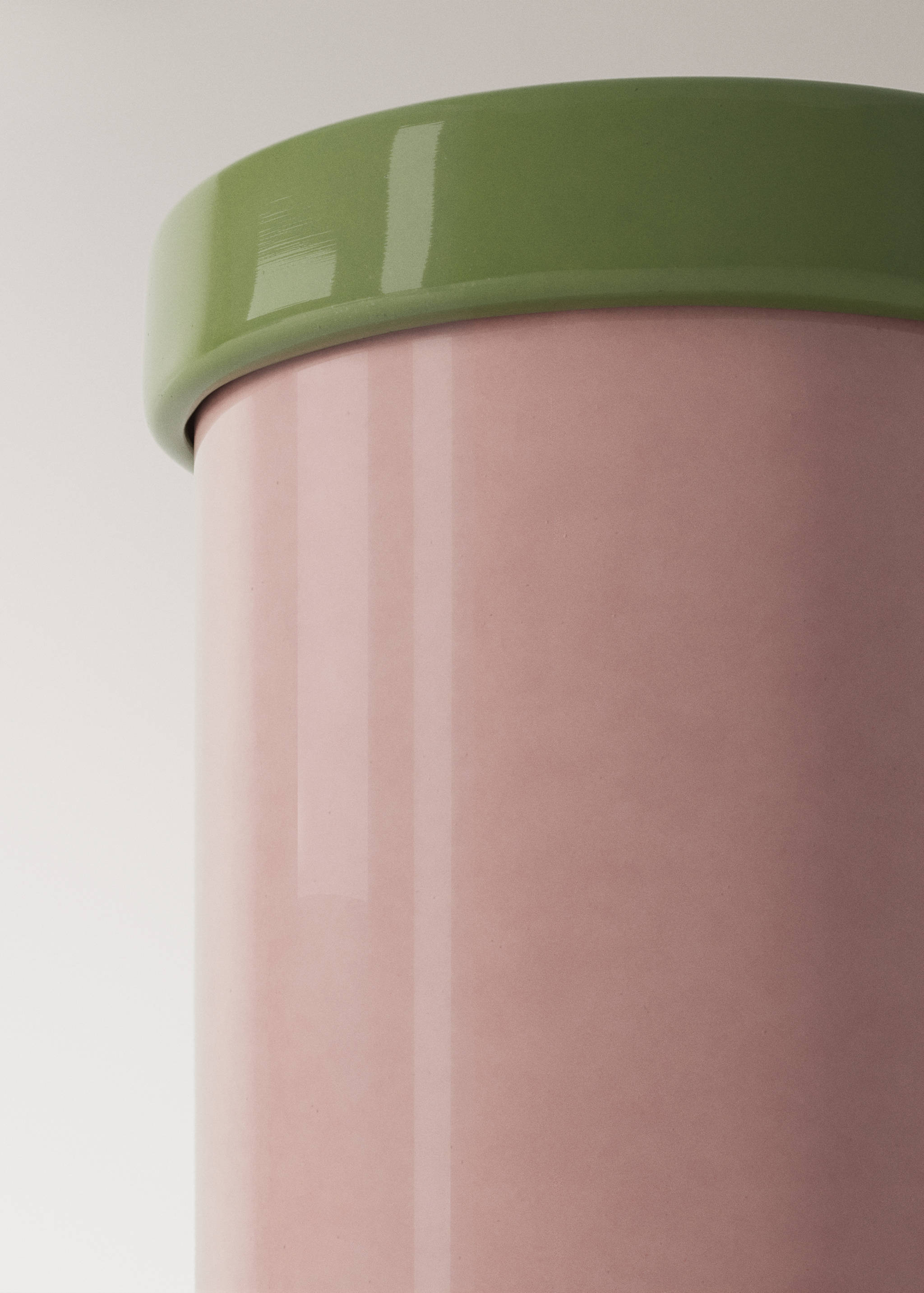 Two-tone vase, 100% glass - Details of the article 2
