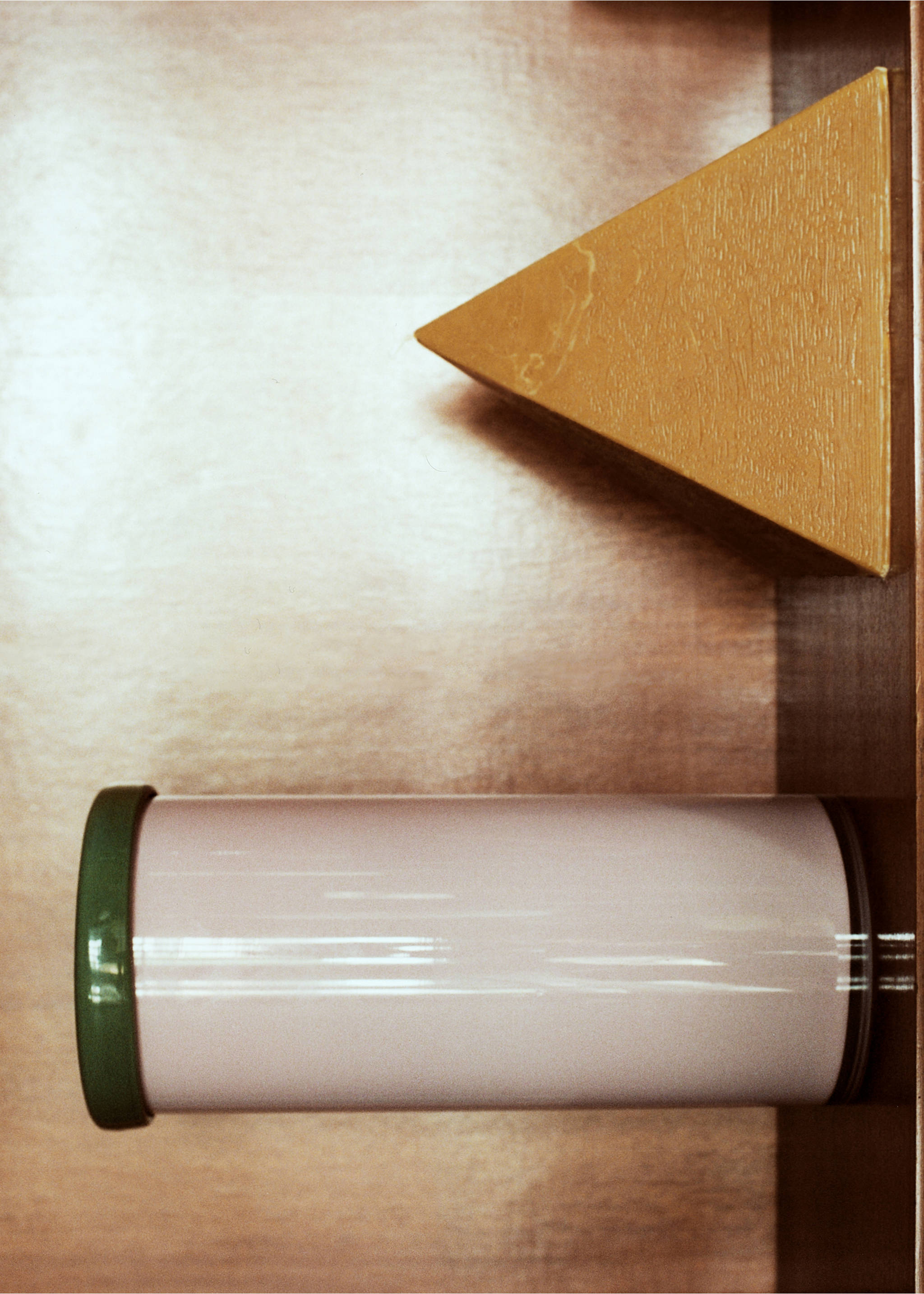 Two-tone vase, 100% glass - Details of the article 5, Light/Pastel Purple. Ref: 37003286-00.