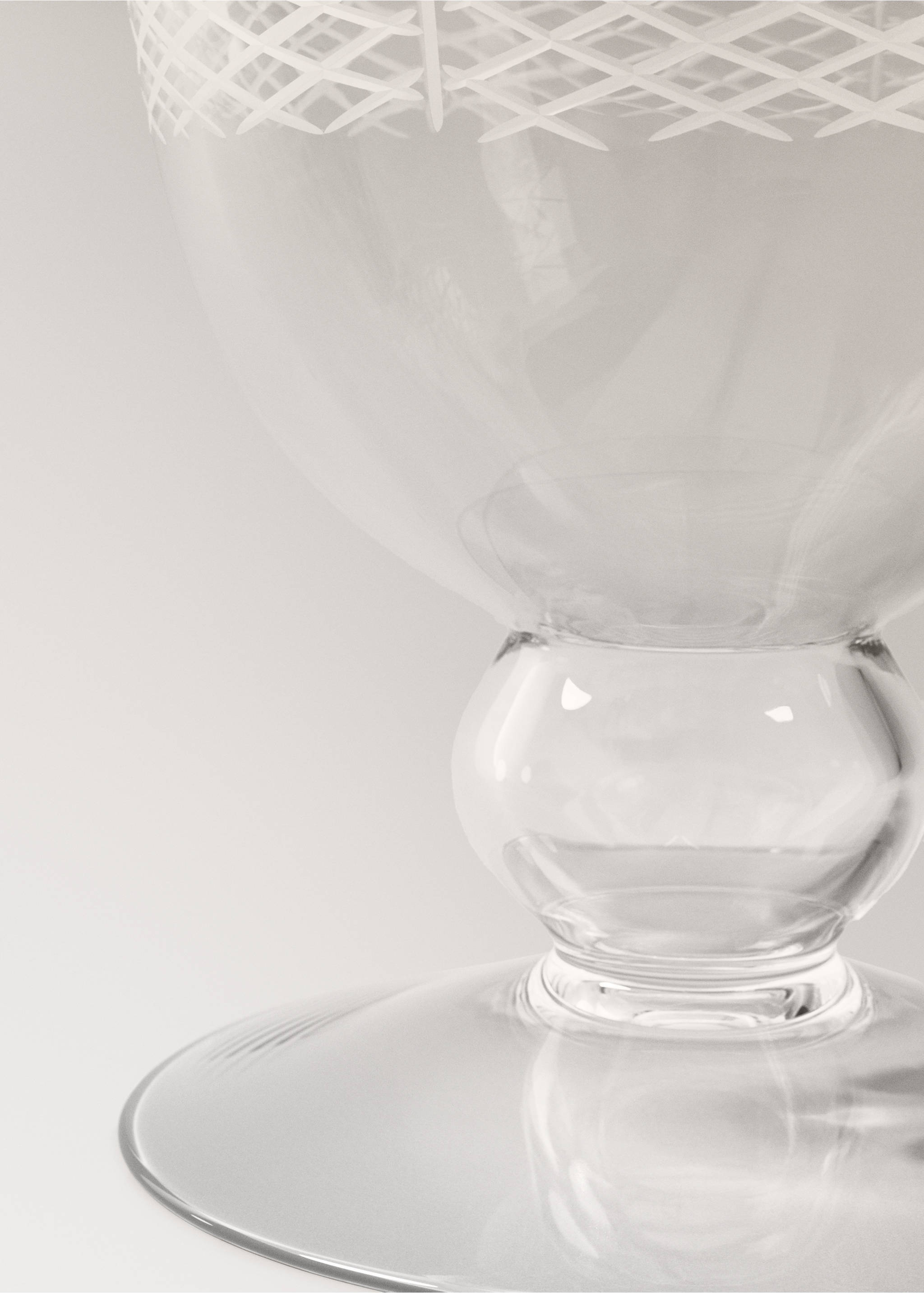 Glass vase with etched details - Details of the article 2, Black. Ref: 37003291-00.