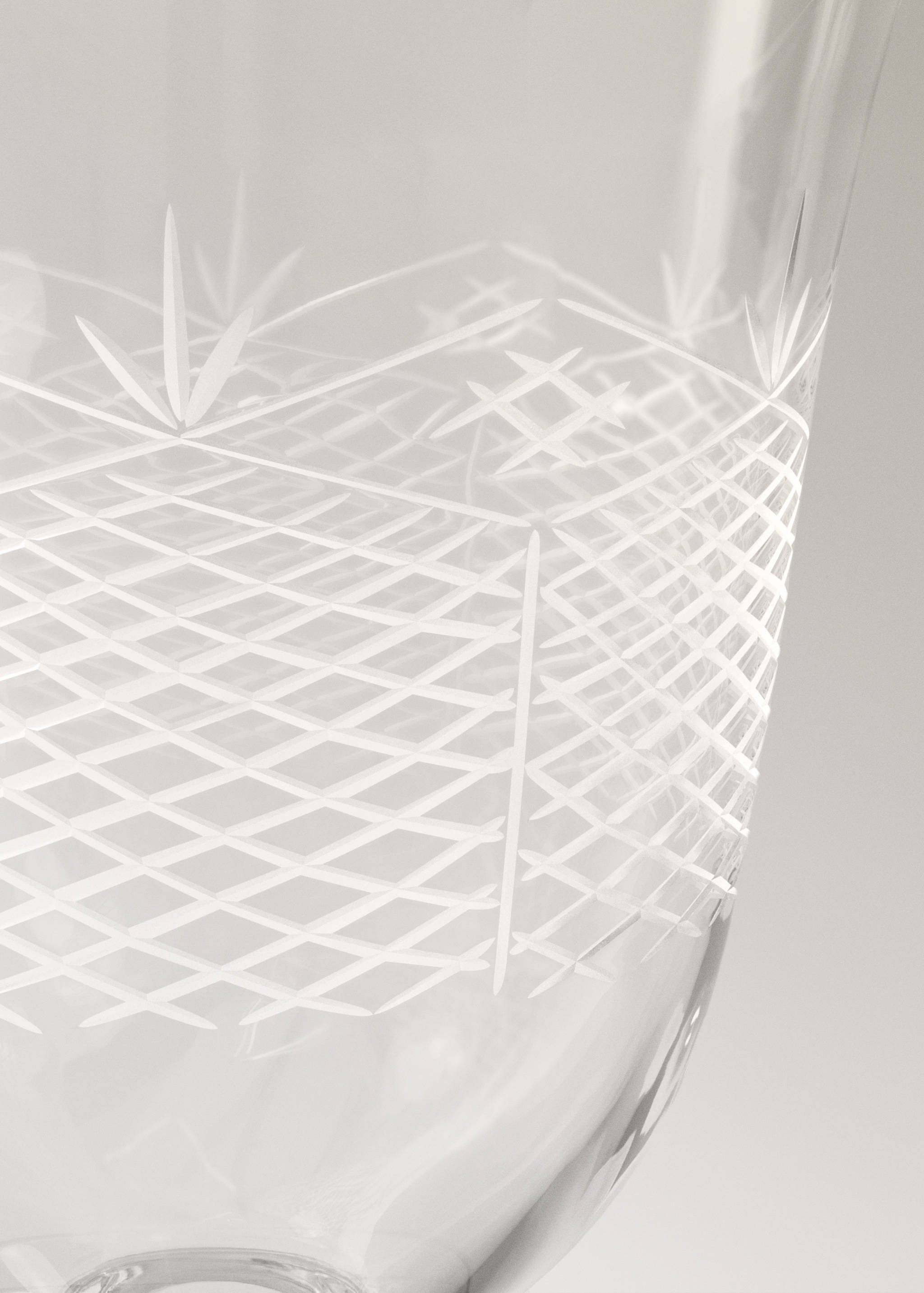 Glass vase with etched details - Details of the article 3