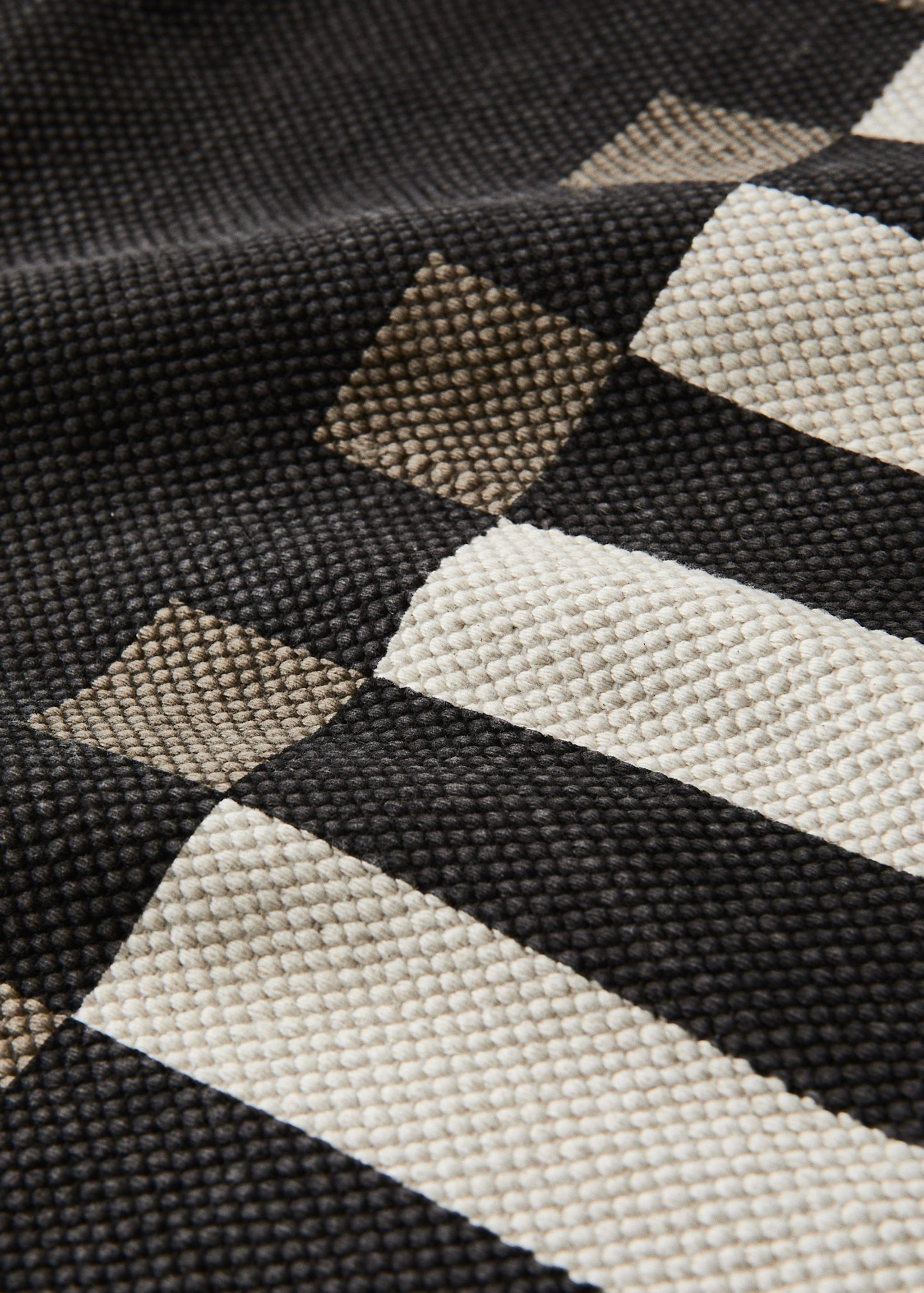 Striped-border cotton rug - Details of the article 1