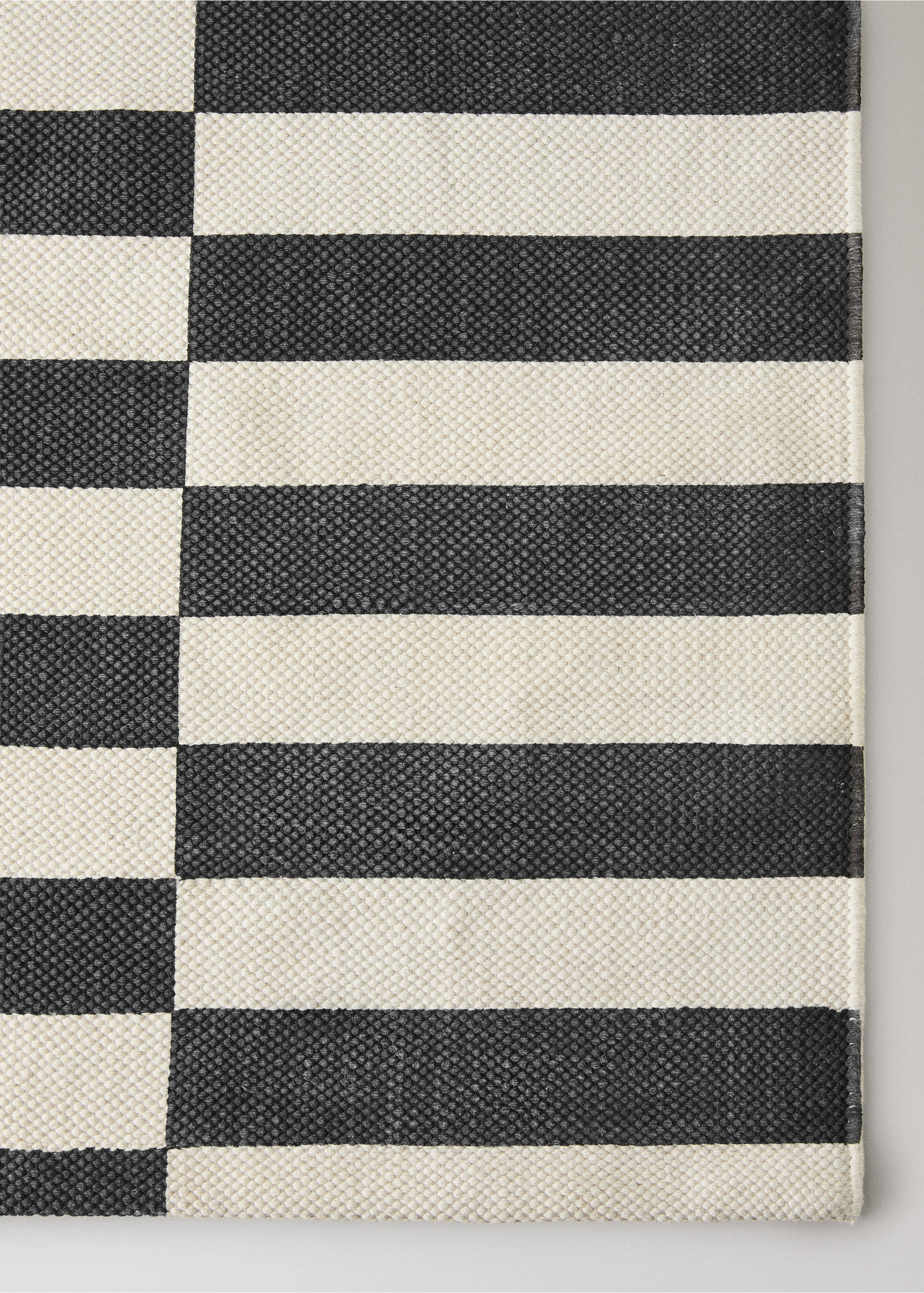 Striped-print cotton rug - Details of the article 2, Chocolate. Ref: 37003295-00.