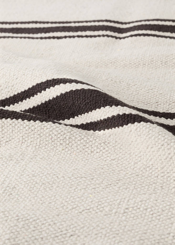 Small 100% cotton striped rug — Chocolate