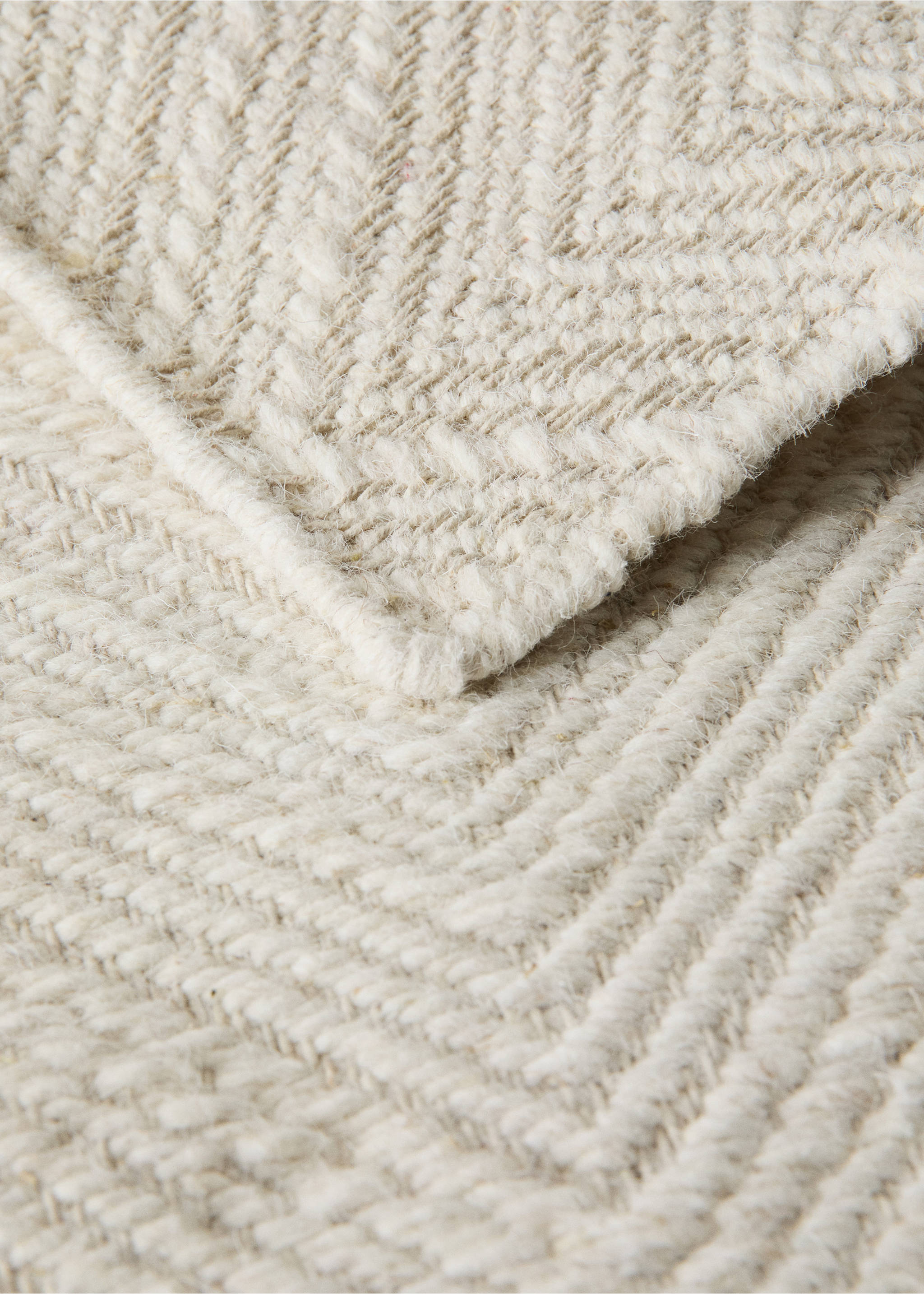 Wool herringbone rug 160 x 230 cm - Details of the article 2, Off White. Ref: 37003303-00.