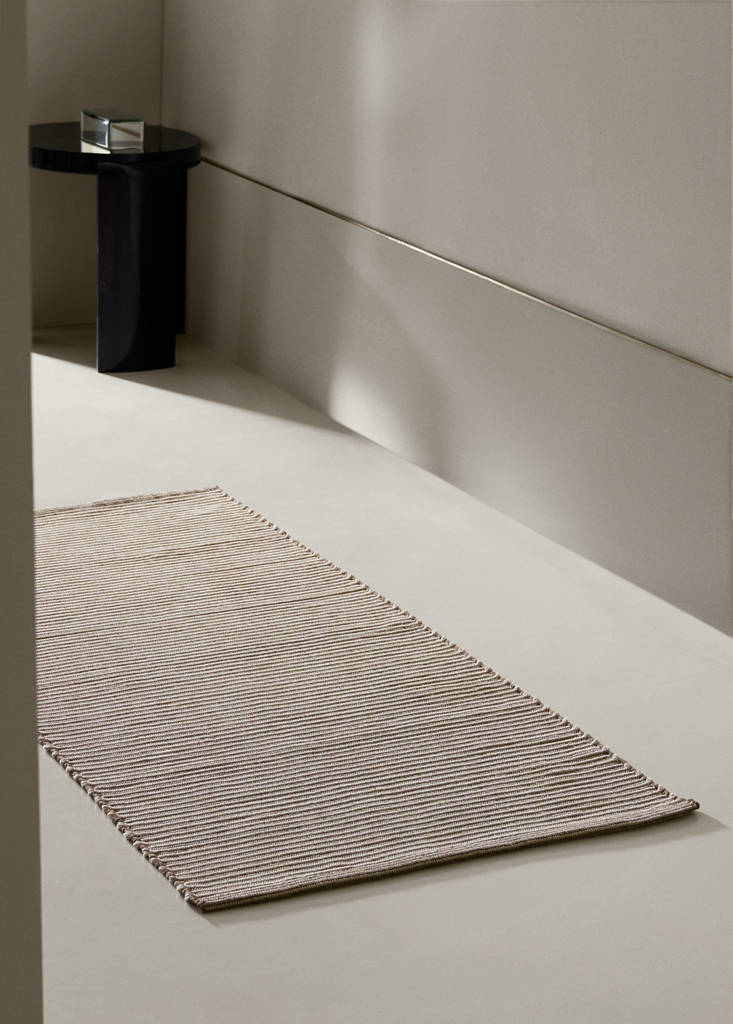 Medium striped rug — Light/Pastel Brown