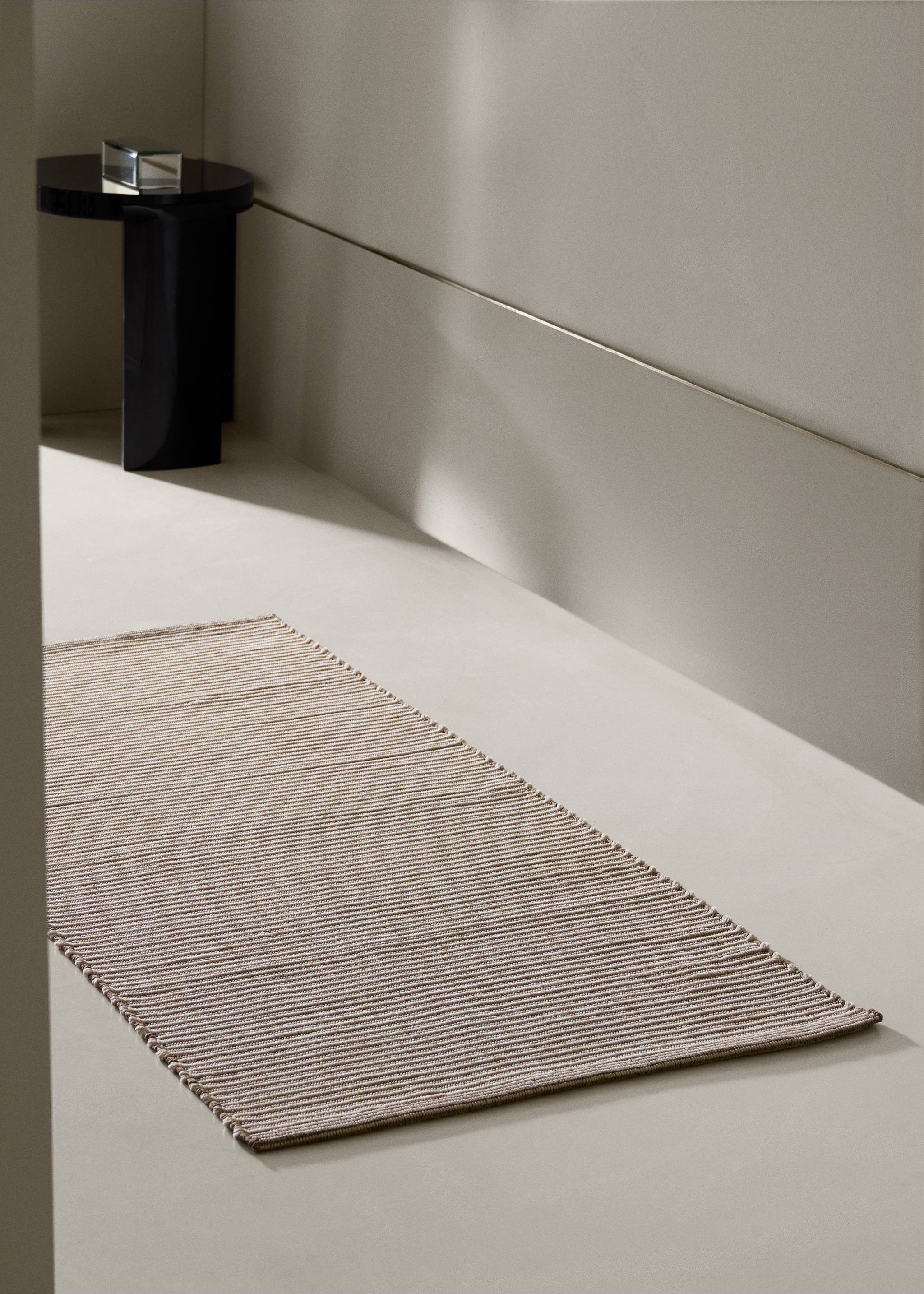 Striped design carpet - General plane, Light/Pastel Brown. Ref: 37003305-00.
