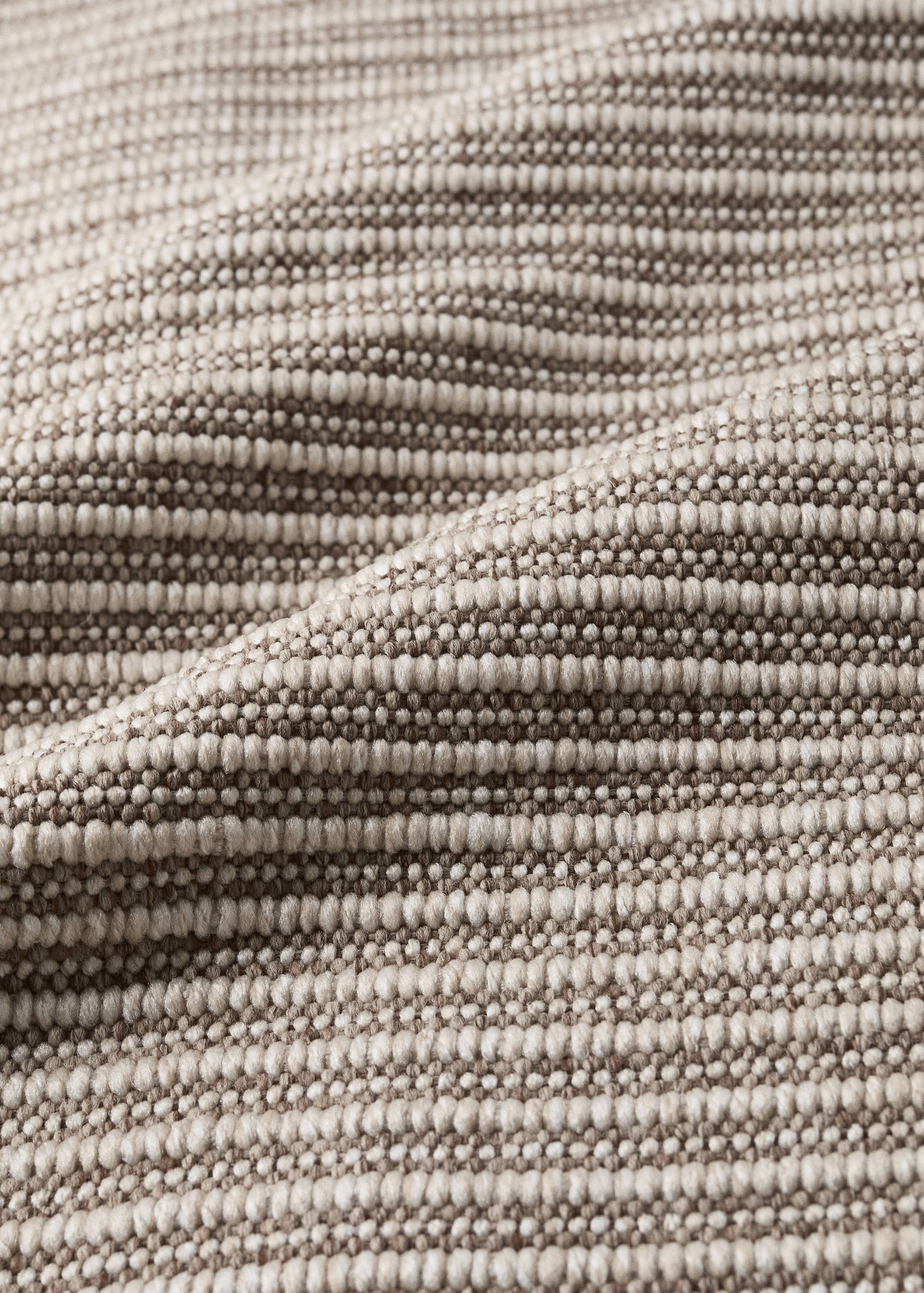 Striped design carpet - Details of the article 1