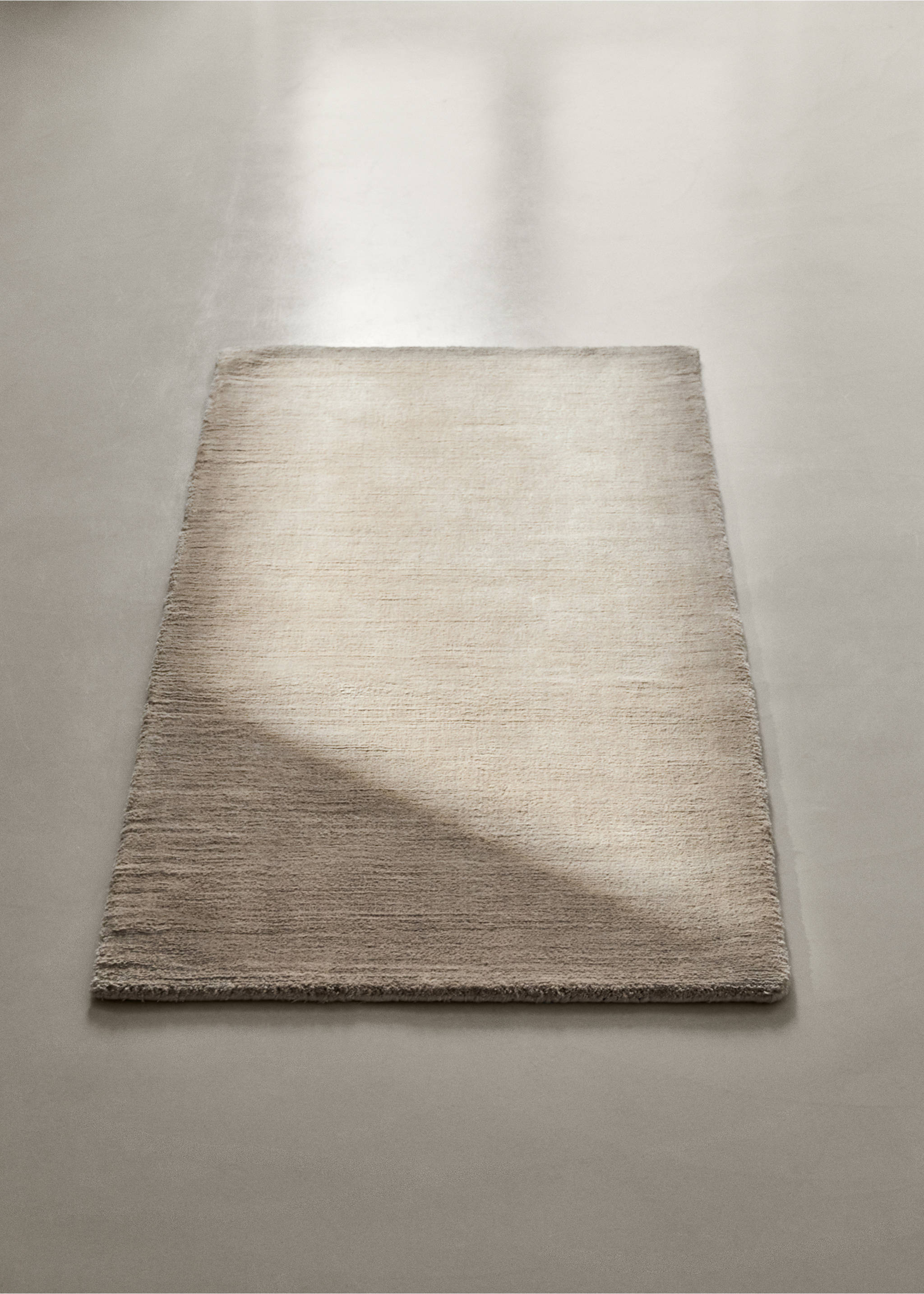 Satin-finish rug, 60x120 - General plane, Light/Pastel Grey. Ref: 37003306-00.