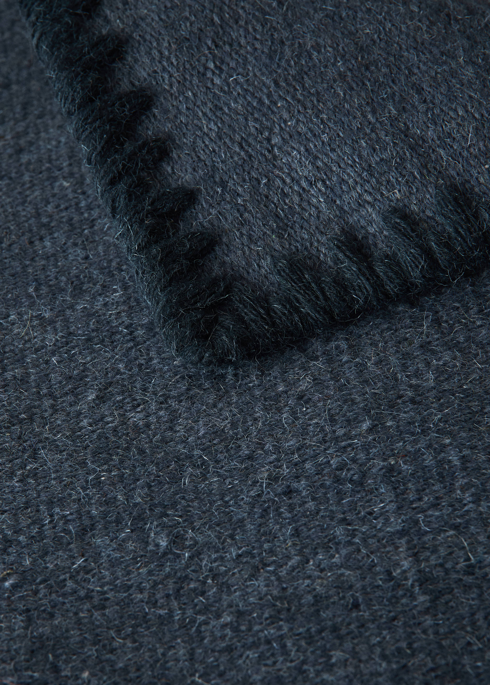 Medium melange carpet with stitched border - Details of the article 3